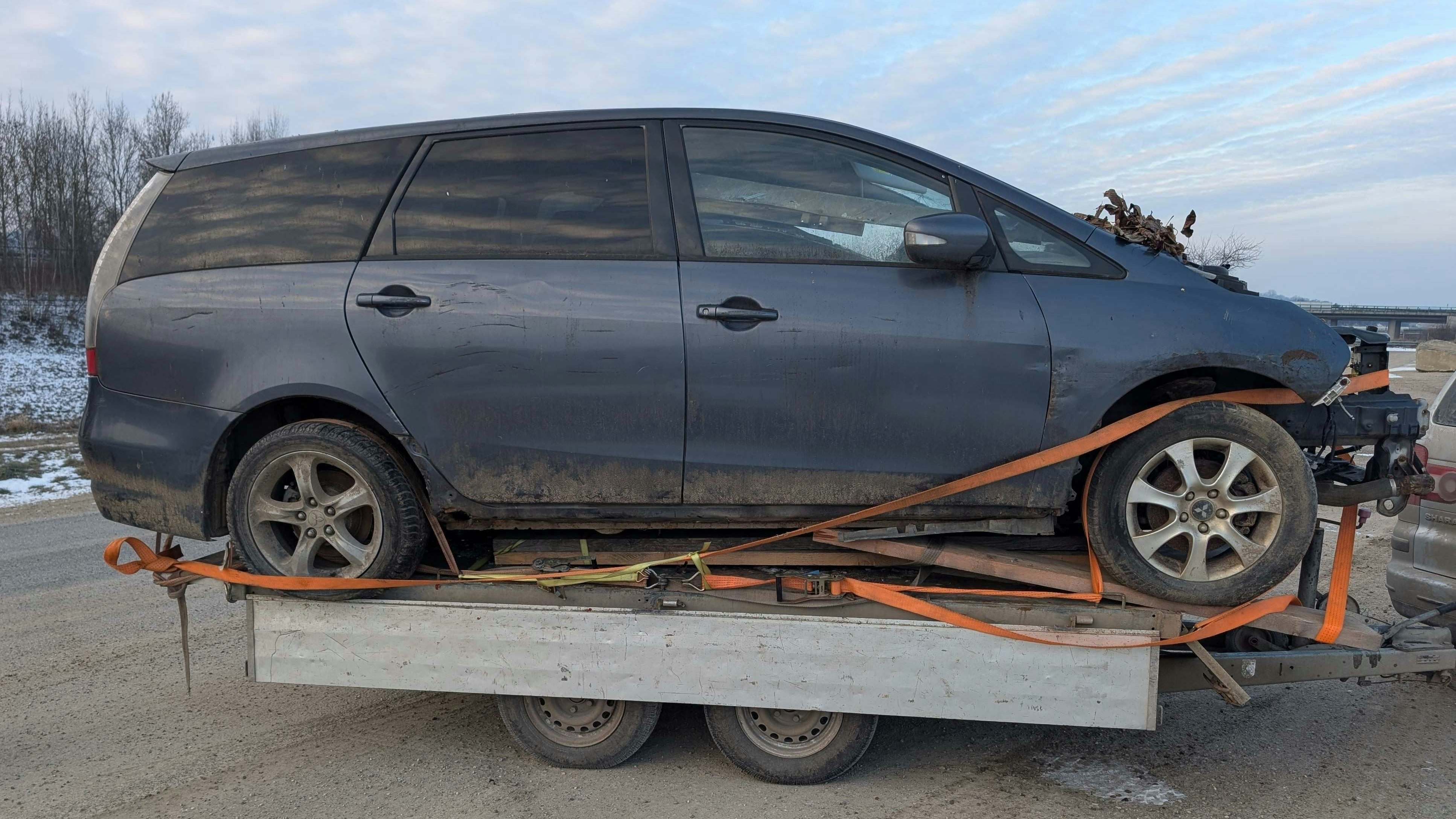 Gelenkt wurde das Fahrzeug von einem 19-jährigen Probeführerscheinbesitzer aus dem Bezirk Hollabrunn.