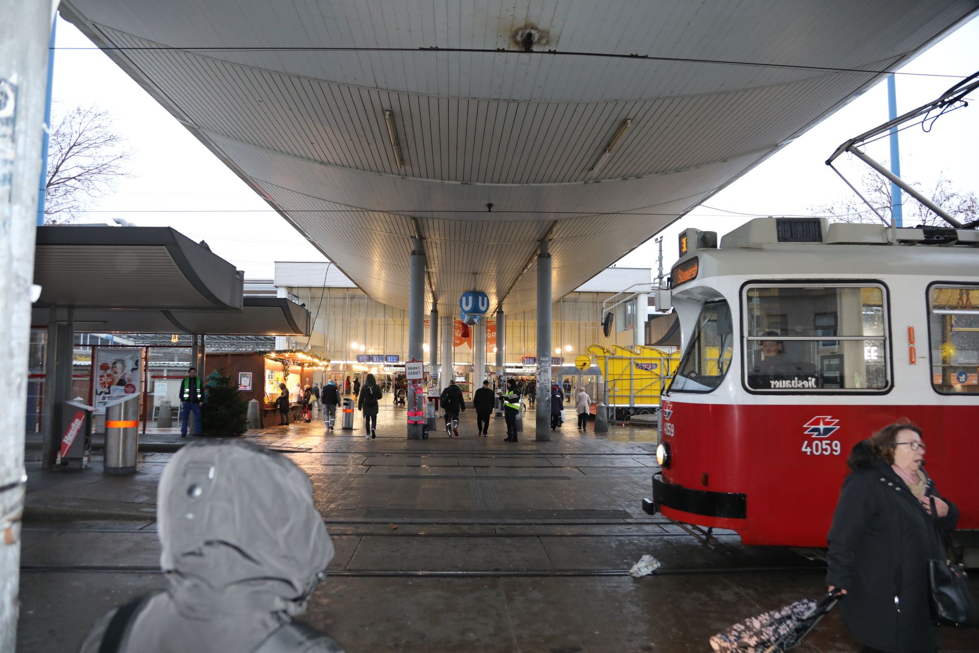Der Vorfall ereignete sich im Bereich des Floridsdorfer Bahnhofs am Franz-Jonas-Platz. Archivbild. 