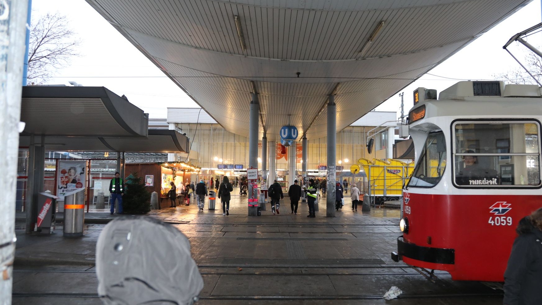 Heute.at - Wegen Drogen-Ersatz – Frau auf Bahnhofs-WC ausgeraubt