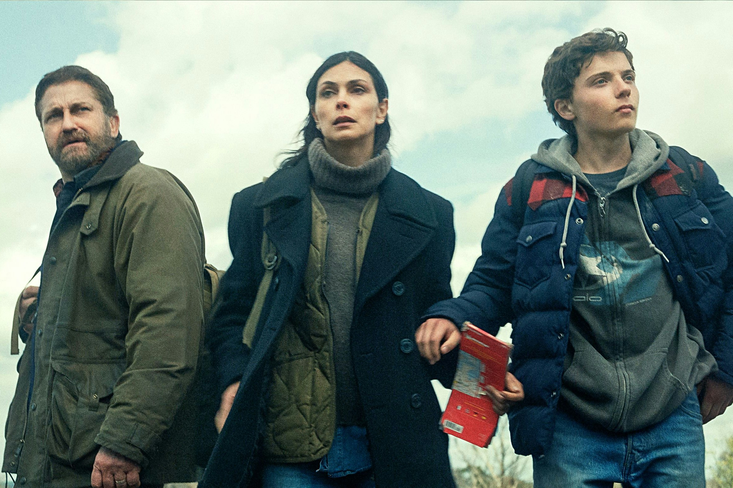 Auf der Suche nach einer besseren Zukunft: John (Gerard Butler), Allison (Morena Baccarin) und Nathan Garrity (Roman Griffin Davis) in "Greenland 2"