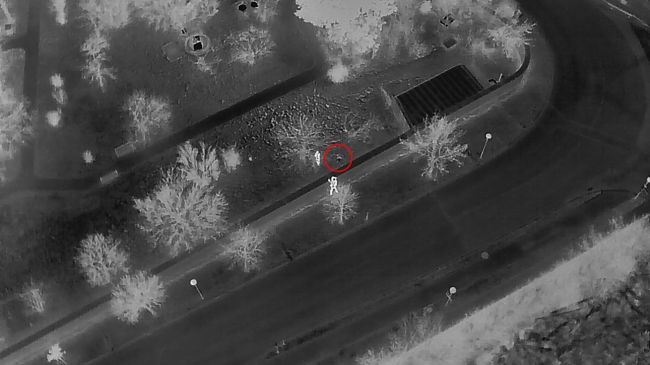 Heute.at - Spärlich bekleidet – Polizeidrohne findet Vermissten