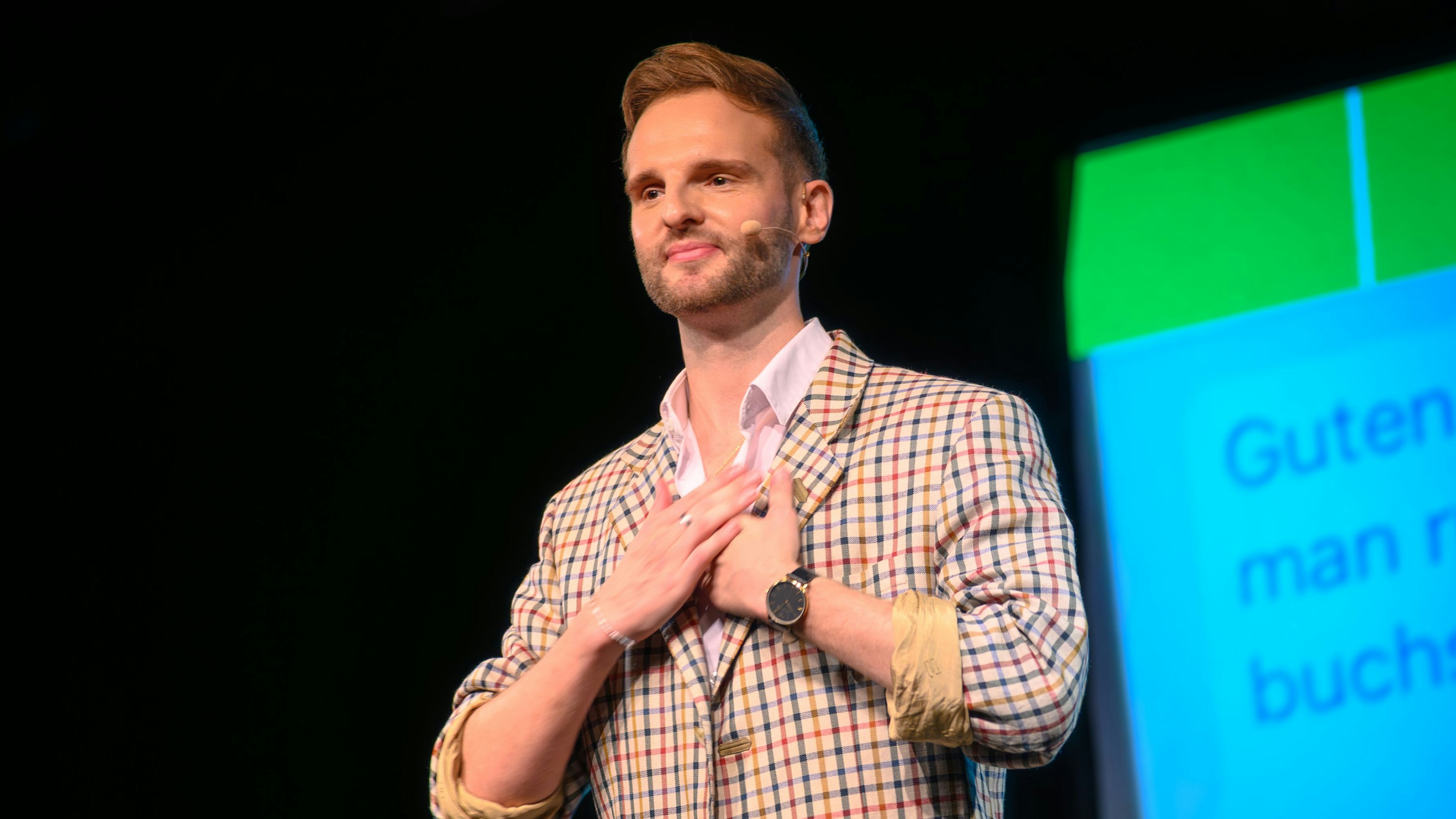 Heute.at - Dancing Star tauscht Tanzfläche gegen Kabarettbühne