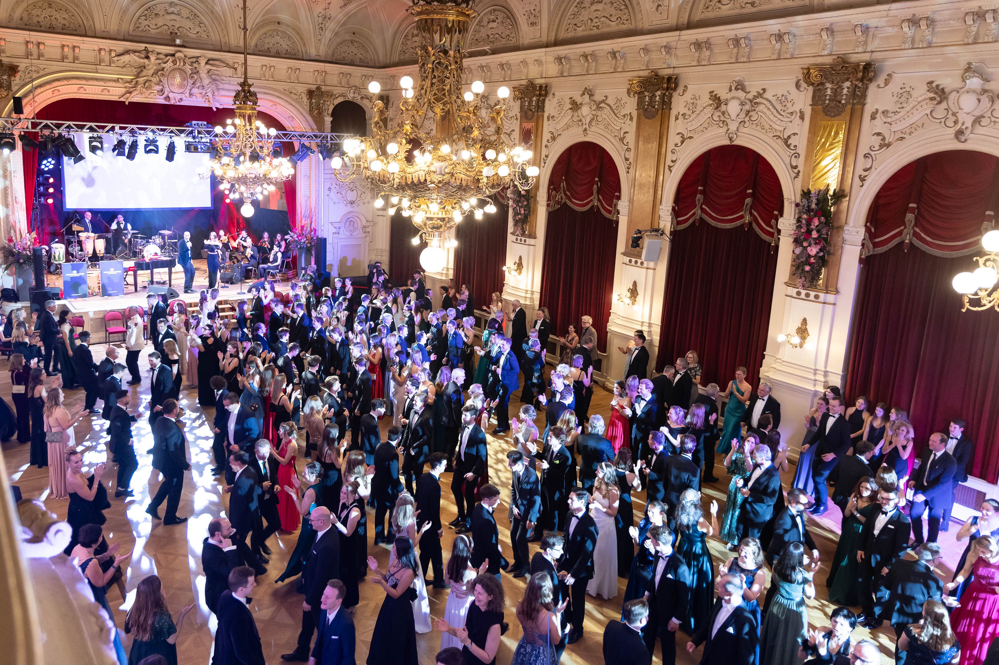 Heute.at - Hommage an Udo Jürgens – Heute verlost 3x2 Ballkarten