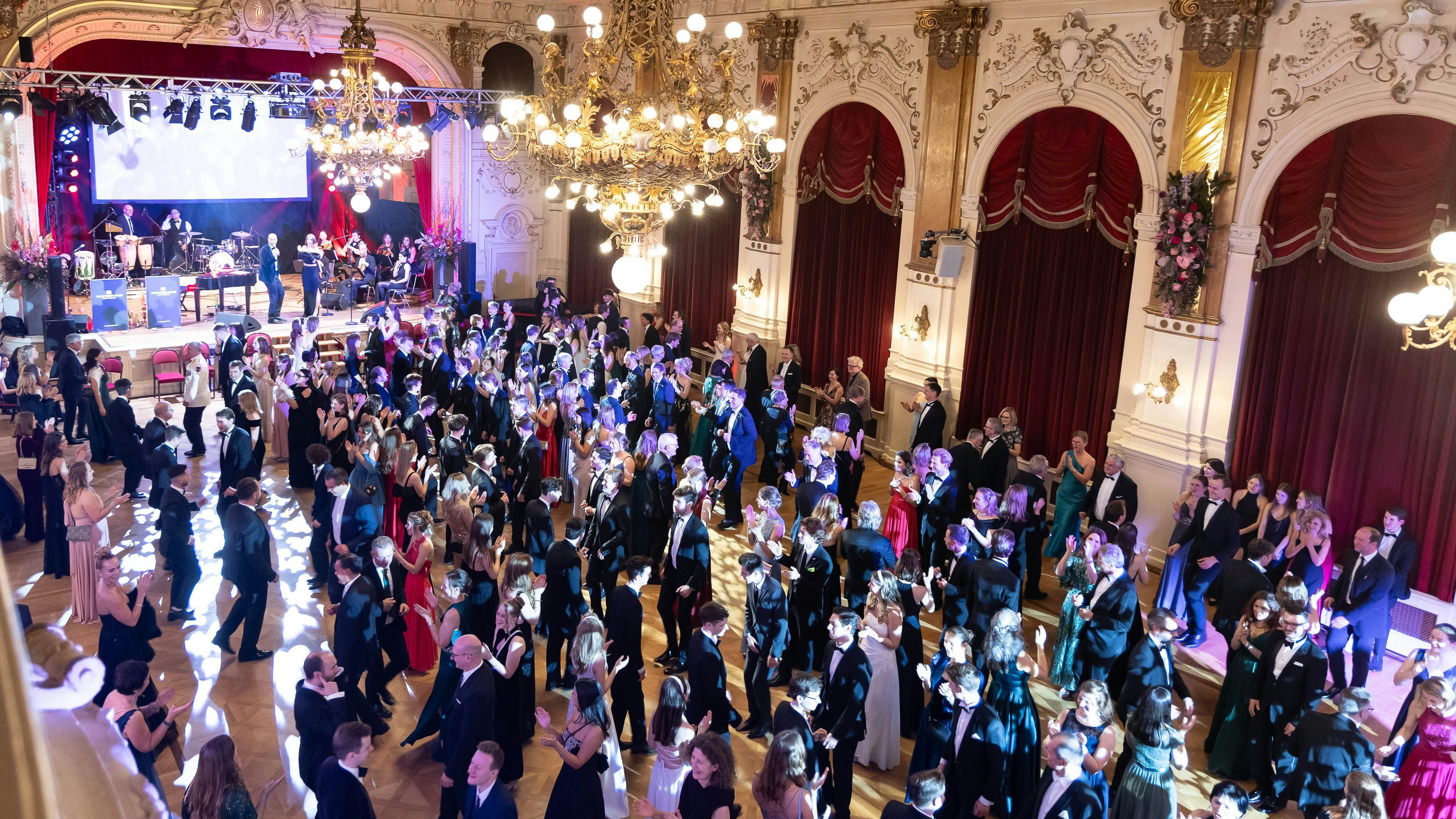 Heute.at - Hommage an Udo Jürgens – Heute verlost 3x2 Ballkarten