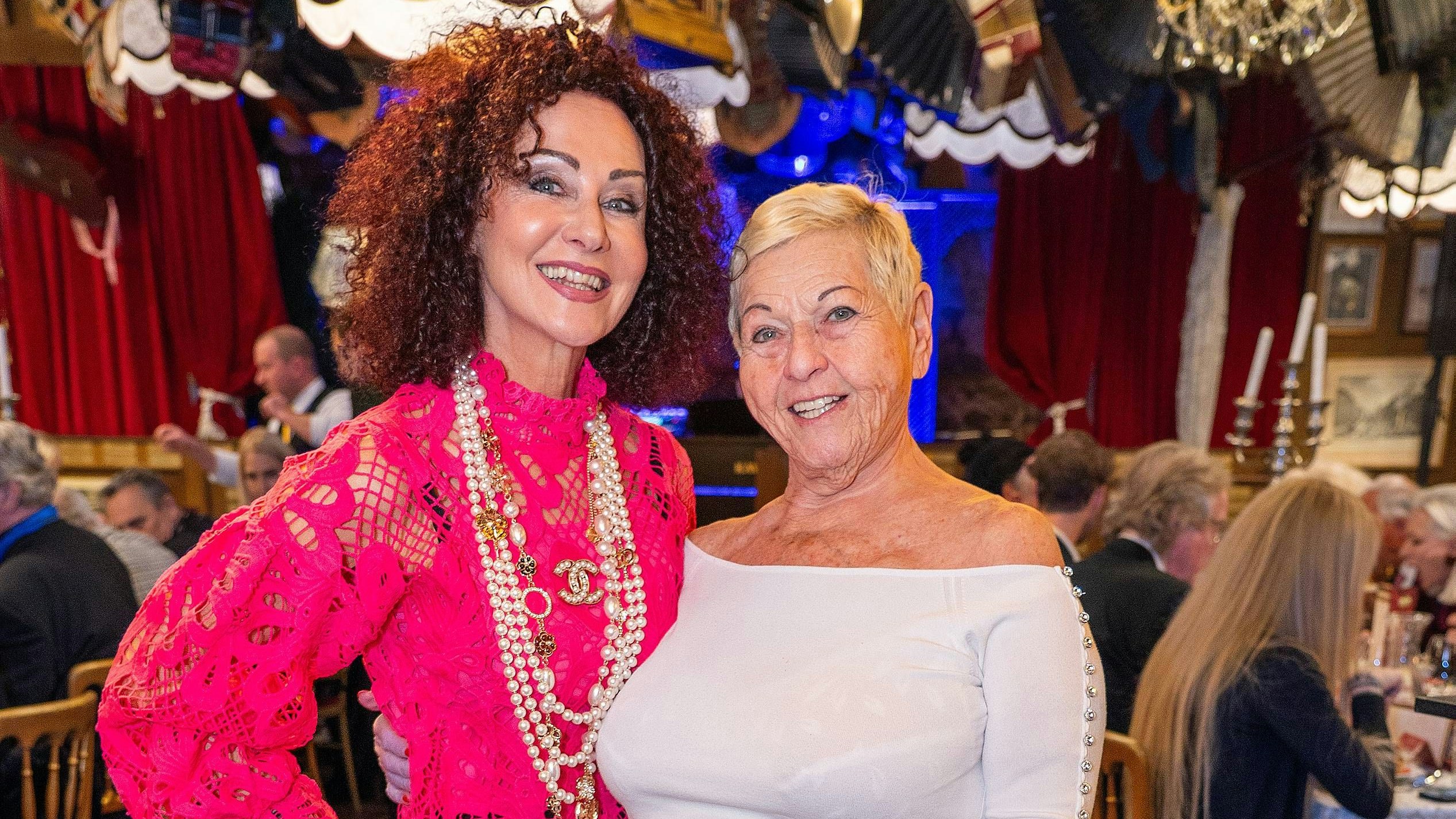 Heute.at - Mausi Lugner und Jazz Gitti eröffnen Society-Neujahr