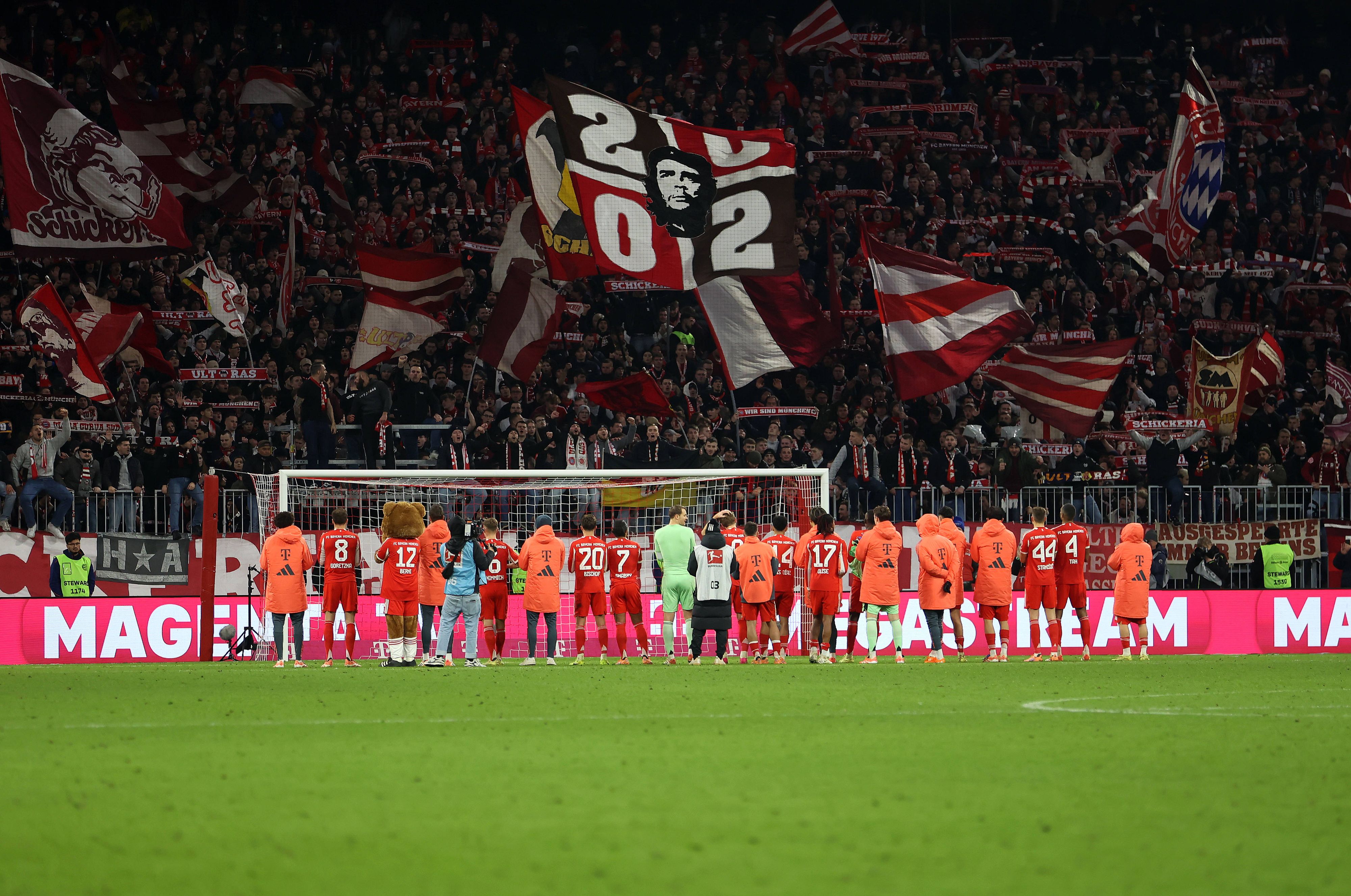 Heute.at - Technische Probleme: Bayern muss ganze Fankurve sperren