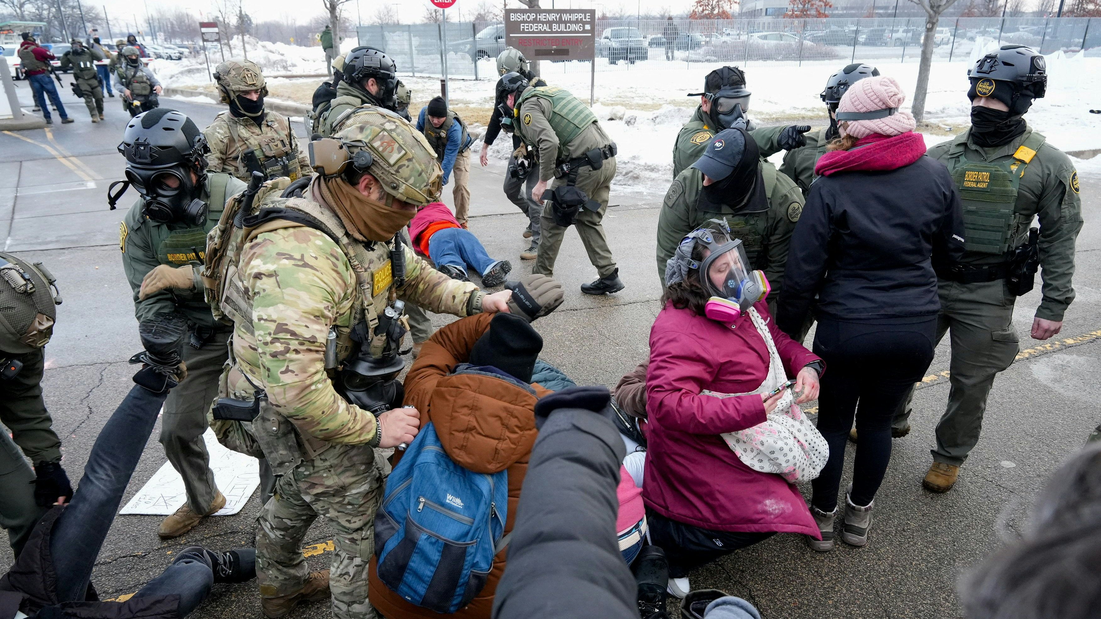 Heute.at - Tödliche ICE-Schüsse – jetzt eskalieren die Proteste