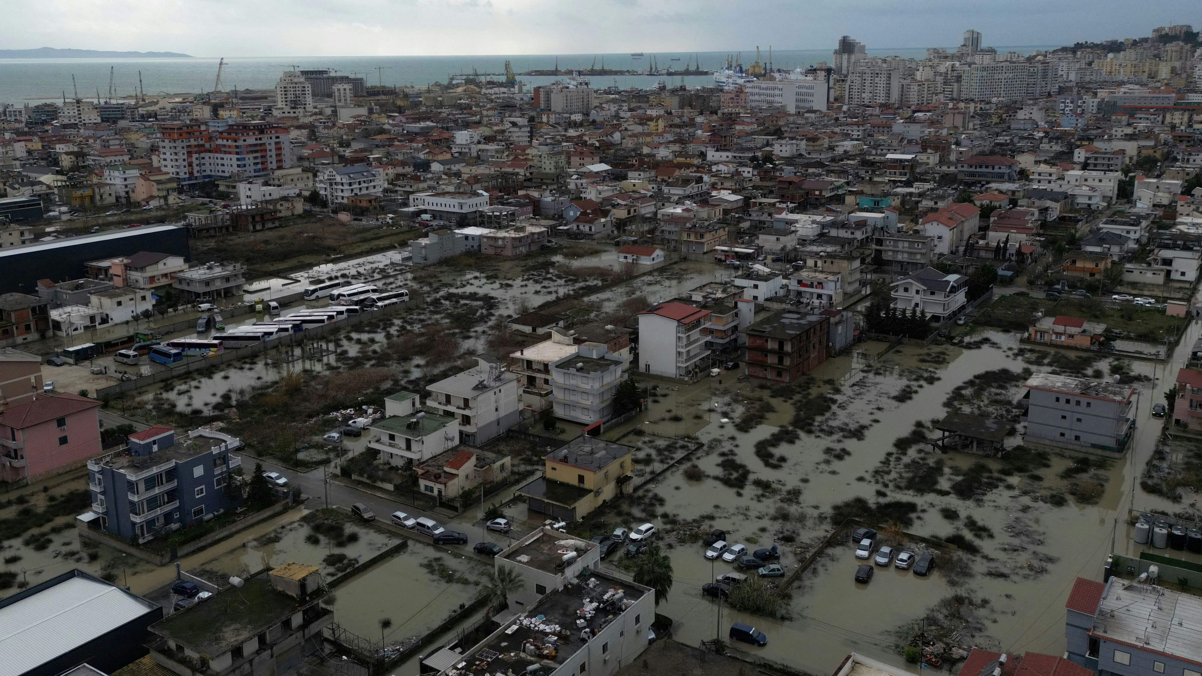 Heute.at - Balkan versinkt in Schnee und Regen – erste Todesopfer