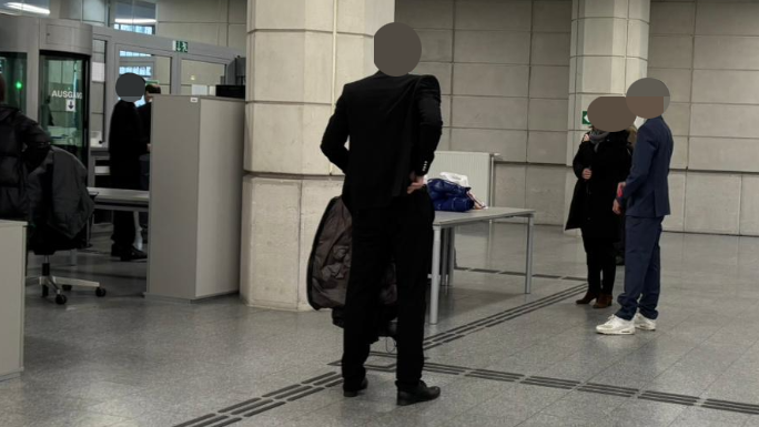 Heute.at - Schüler, Tischler, arbeitslos – Bande steht vor Gericht