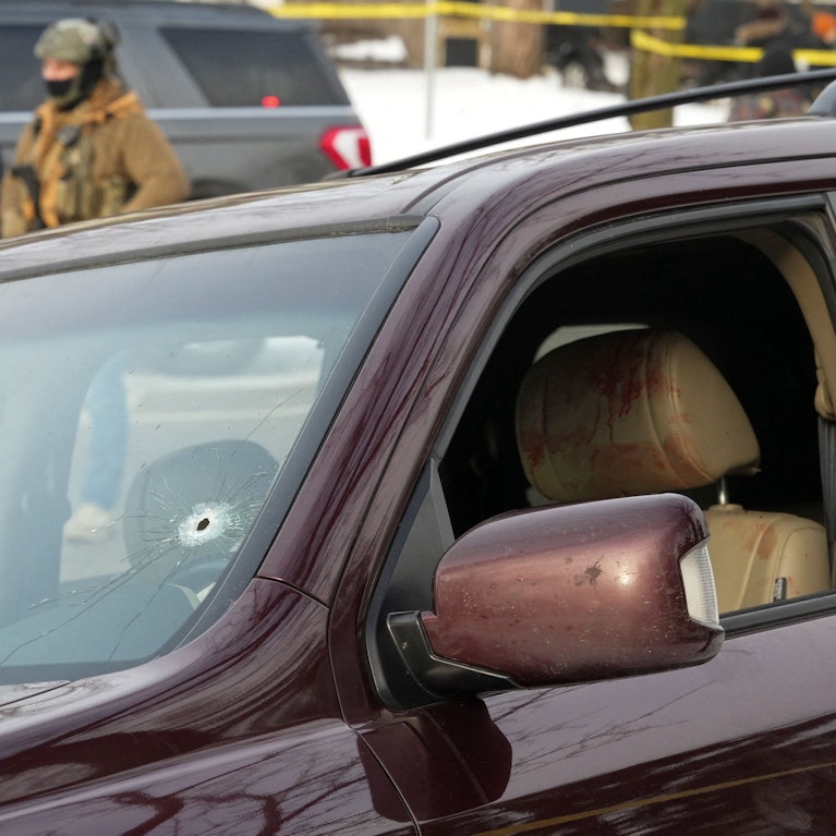 Ein Agent von Donald Trumps Einwanderungs-Behörde ICE erschoss in Minneapolis eine 37-jährige dreifache Mutter in ihrem Auto. Notwehr sagt die Regierung, Videos erzählen eine andere Story. Es ist nicht der erste derartige Vorfall, er gehorcht einem Muster.