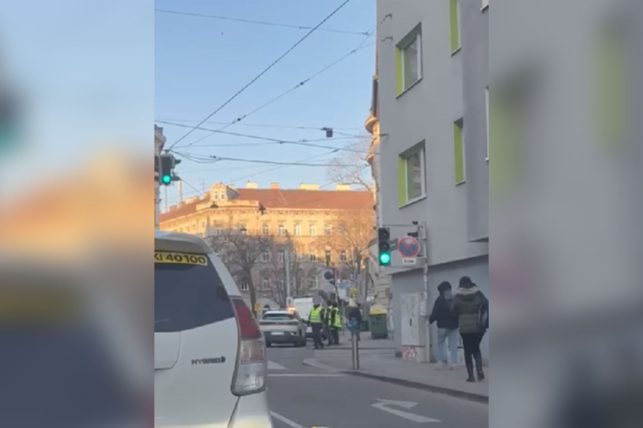 Heute.at - Bim erfasst Fußgänger – Mann schwerverletzt