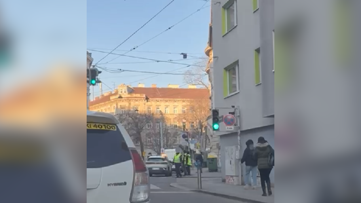 Heute.at - Bim erfasst Fußgänger – Mann schwerverletzt