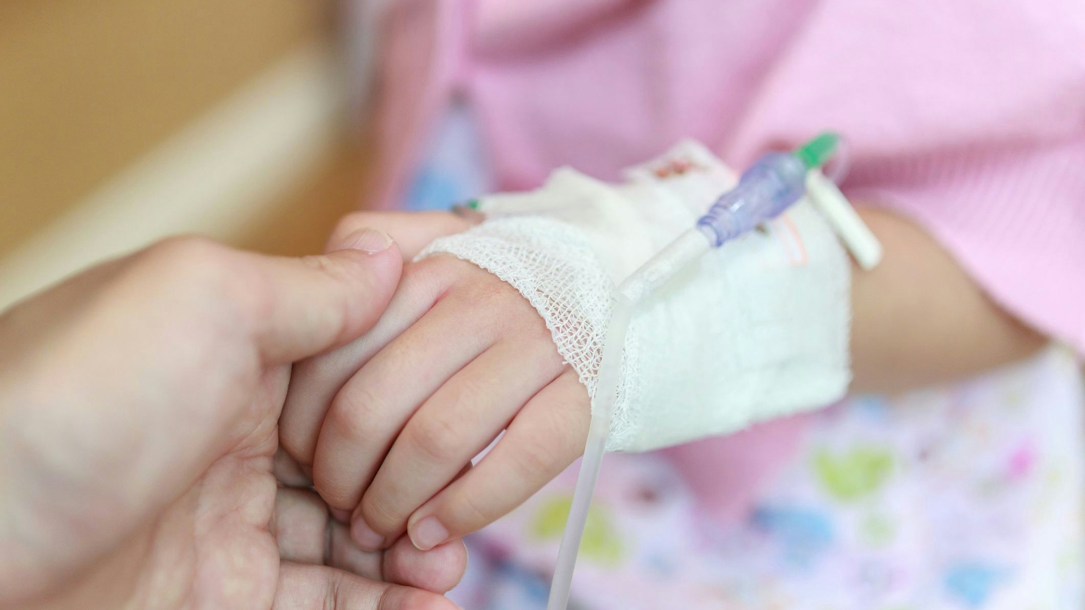 Heute.at - Dramatisch – Kinder warten schon ein Jahr auf OPs