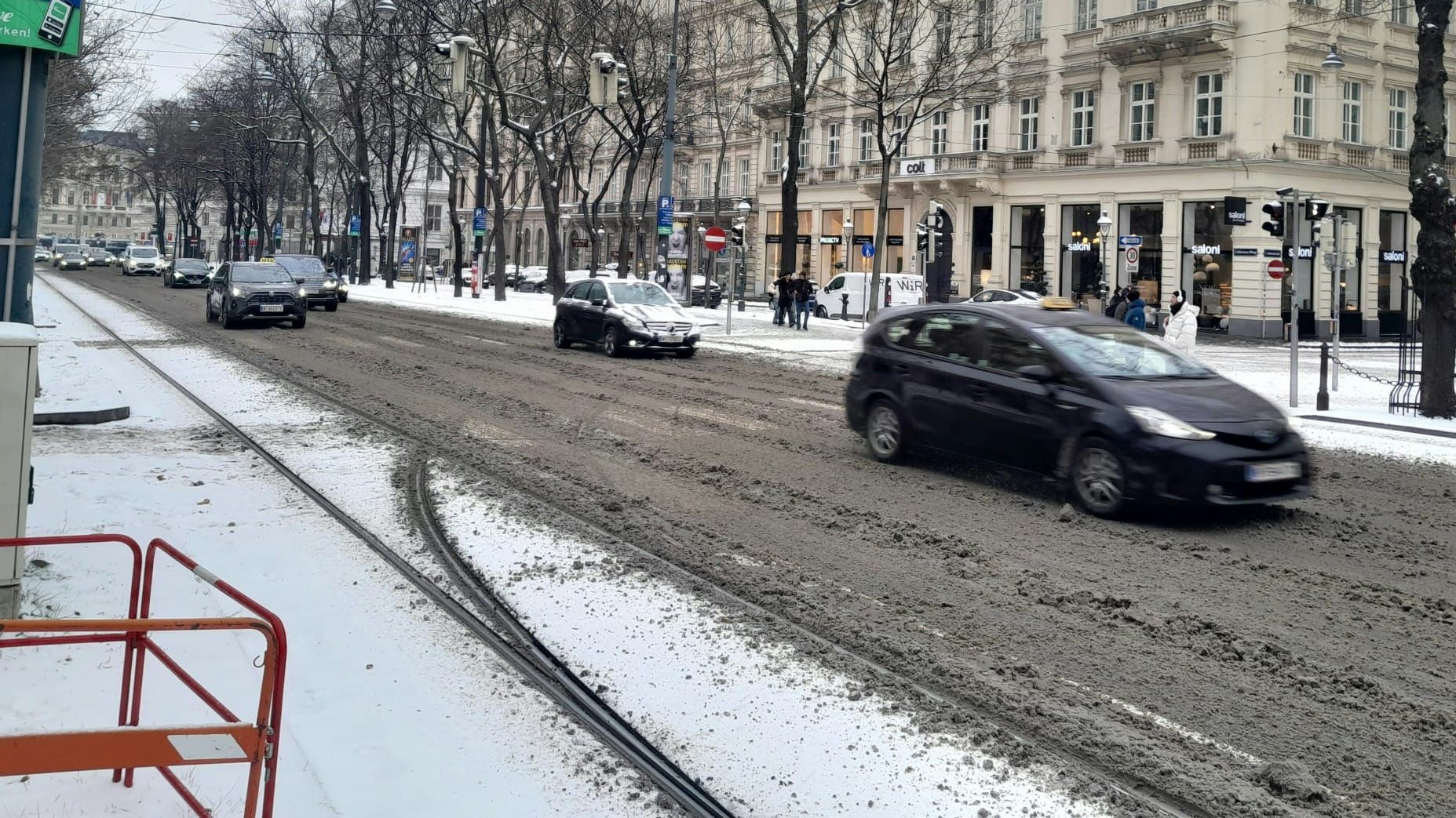 Heute.at - Chaos nach Schnee-Walze in Wien! Es kommt noch heftiger