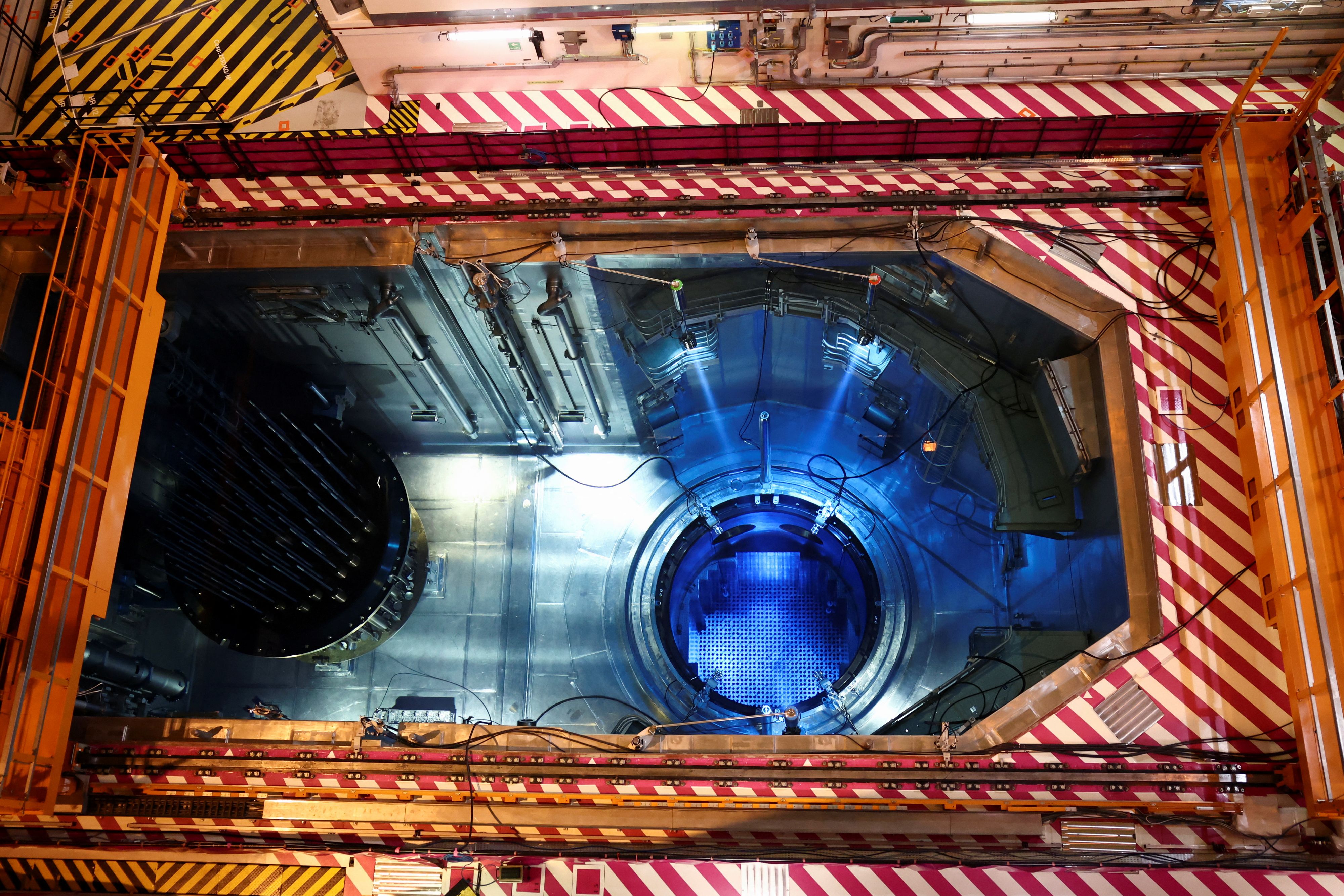 Heute.at - Wintersturm Elli legt brandneuen Atomreaktor lahm