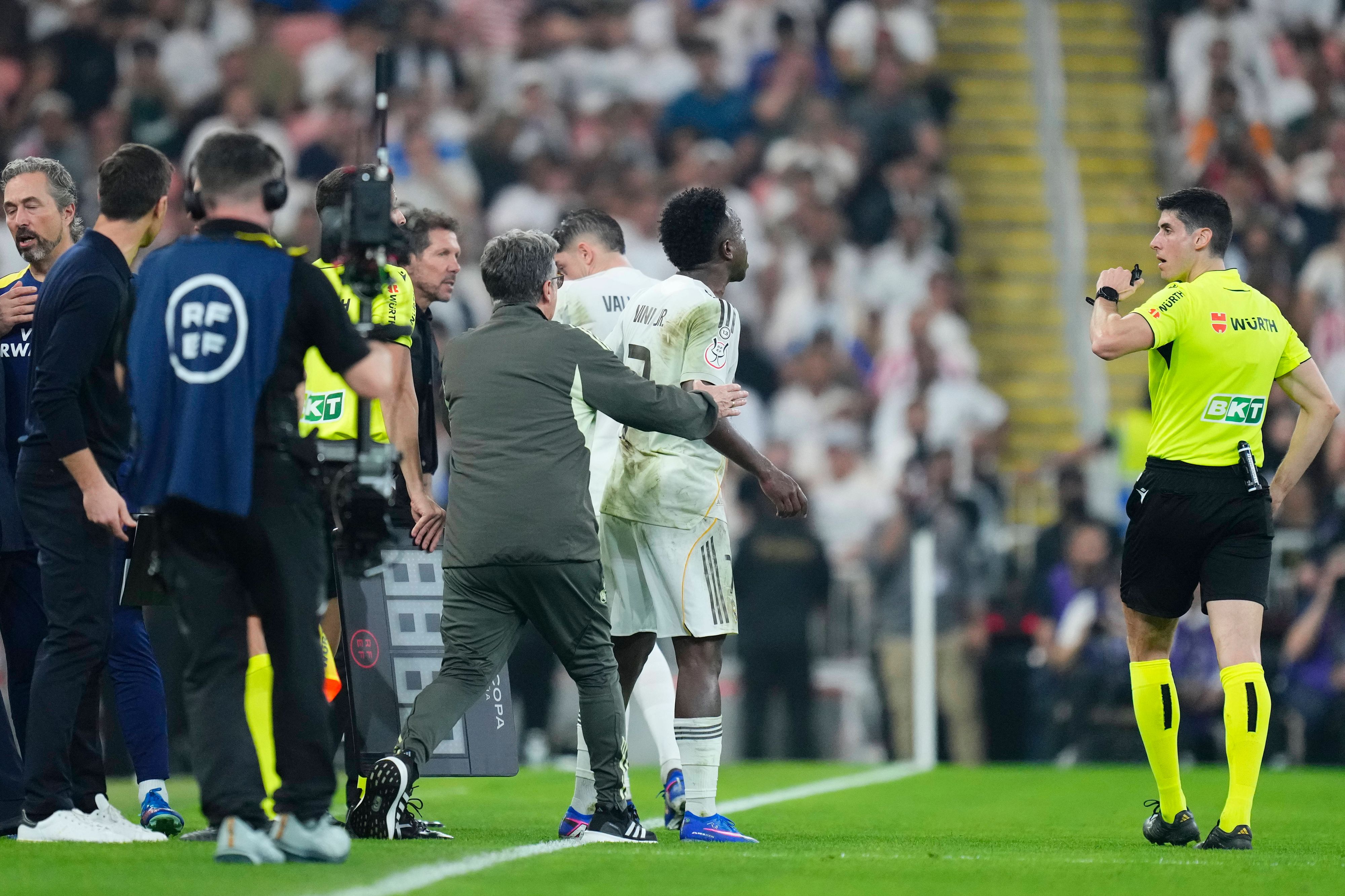 Heute.at - Vinicius verspottet Atletico-Trainer bei Real-Sieg