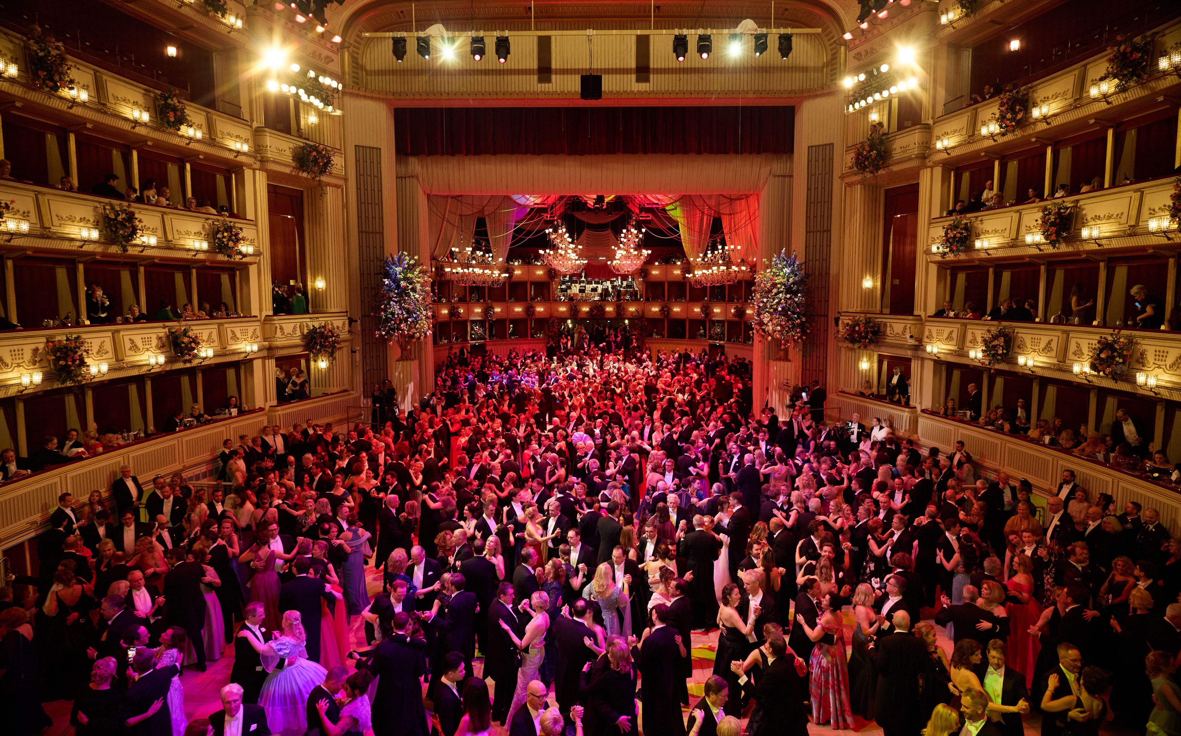 Heute.at - Ballfieber in Österreich – jeder Zweite shoppt dafür