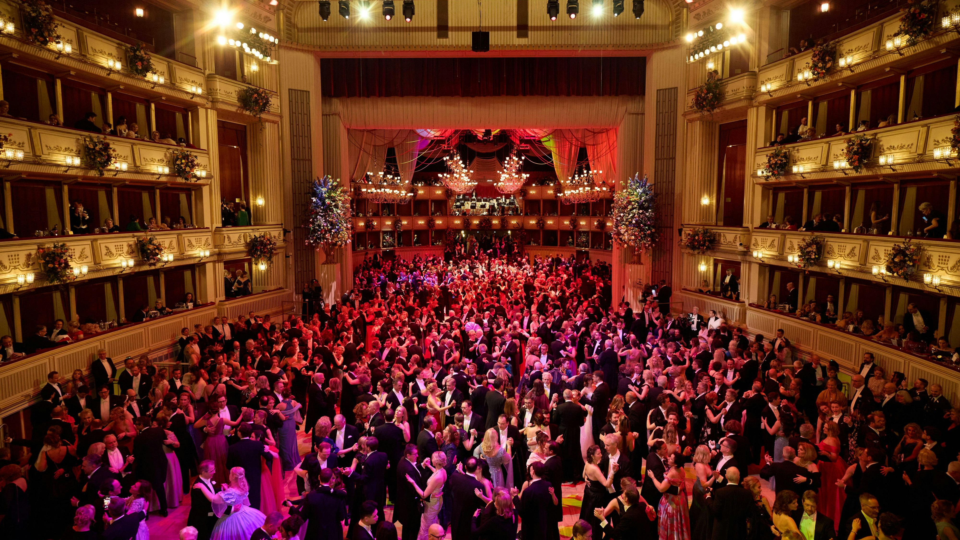 Heute.at - Ballfieber in Österreich – jeder Zweite shoppt dafür