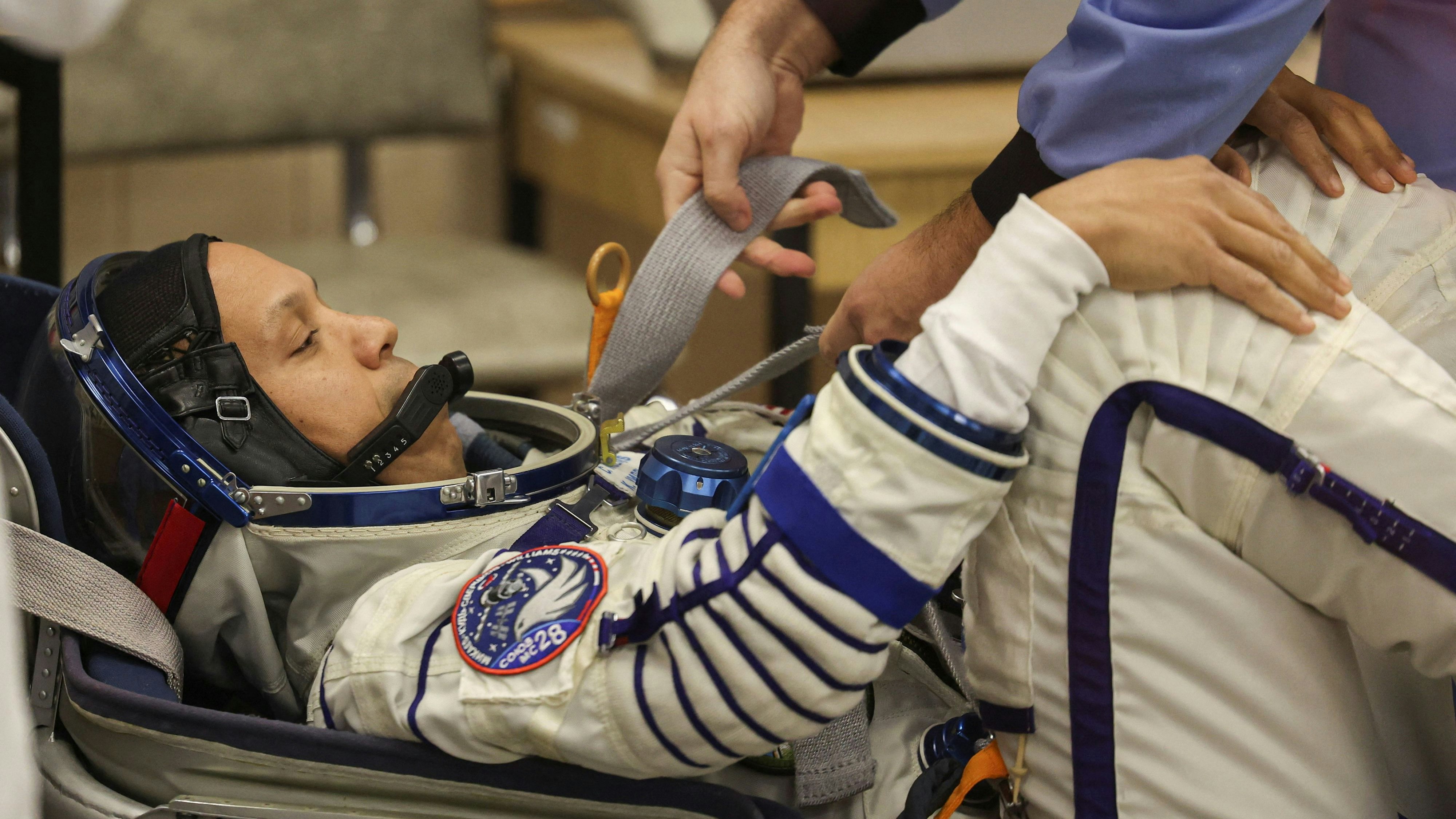 Heute.at - Drama auf der ISS – Nasa holt die Crew vorzeitig zurück