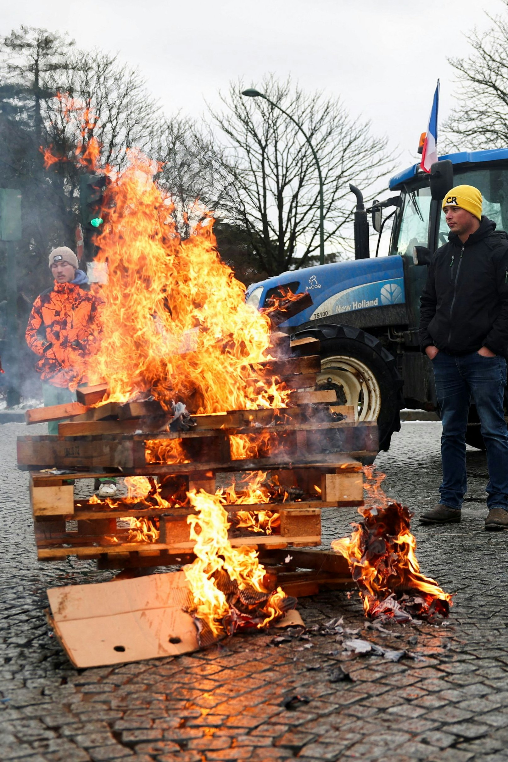 Französische Bauern machen ihrem Ärger über das Mercosur-Abkommen im Herzen von Paris Luft