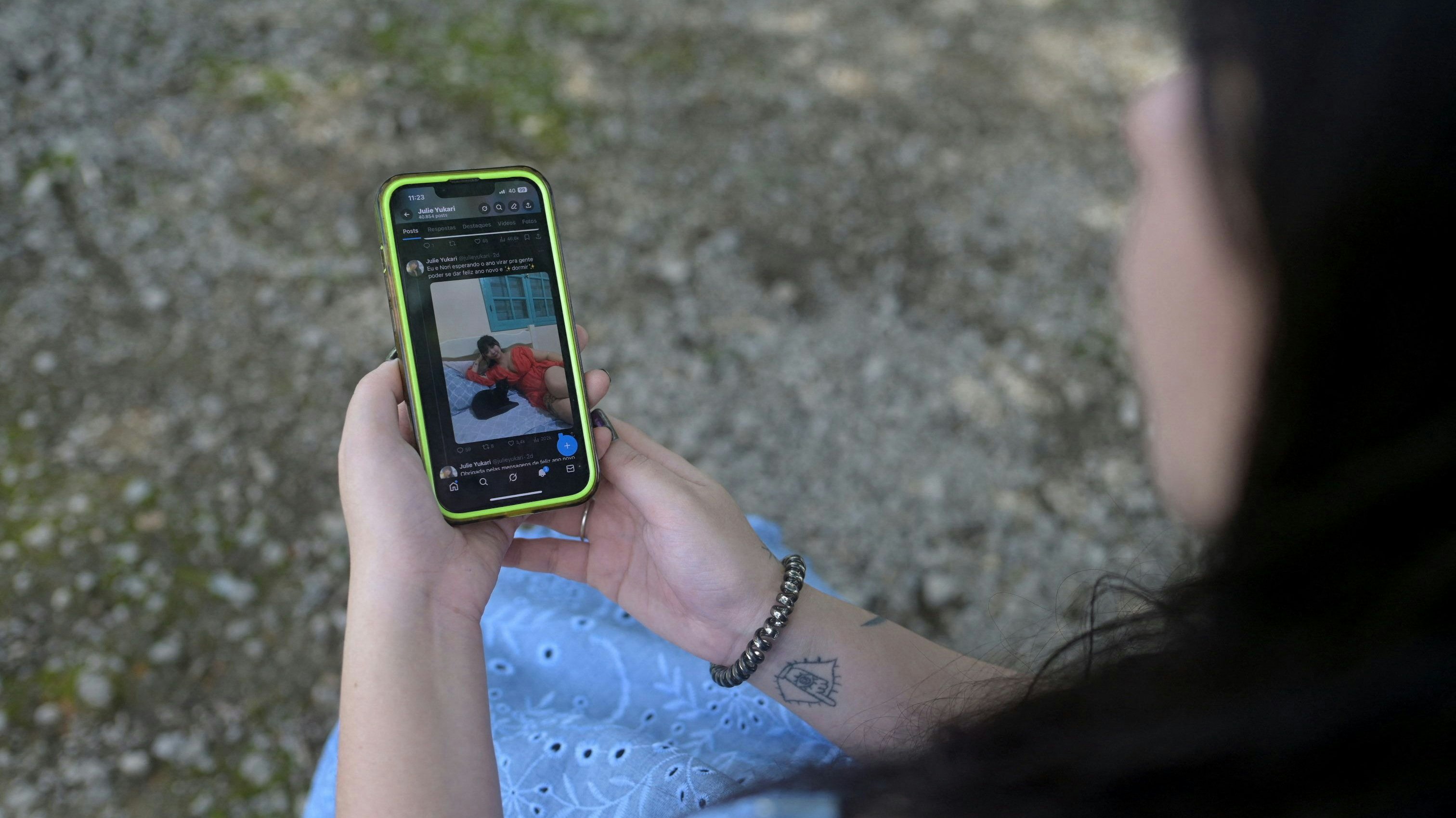 Heute.at - Grok macht X-Nutzer nackt – und Musk kassiert dafür