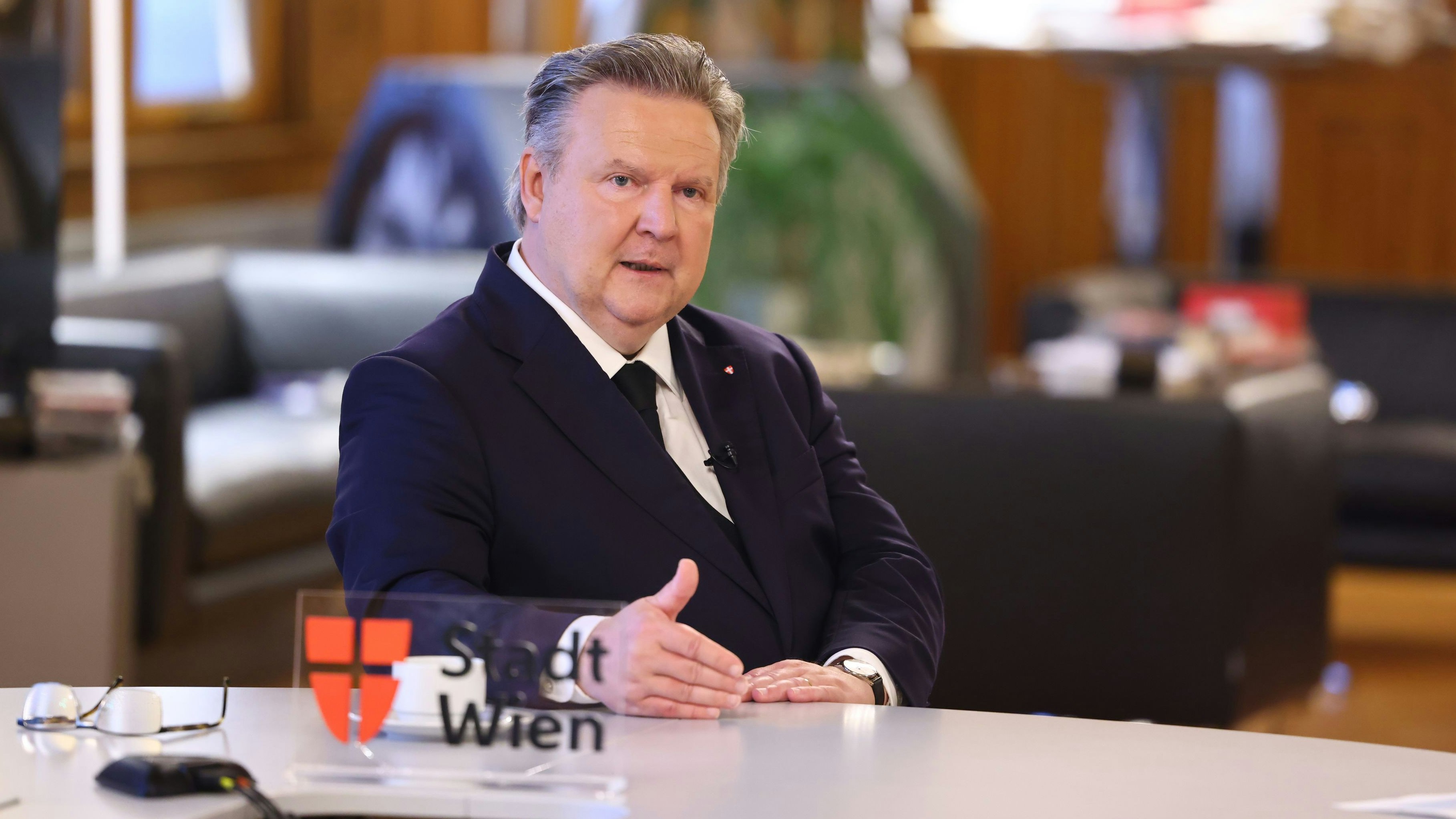 Heute.at - Ludwig warnt: Demokratien sterben Schritt für Schritt