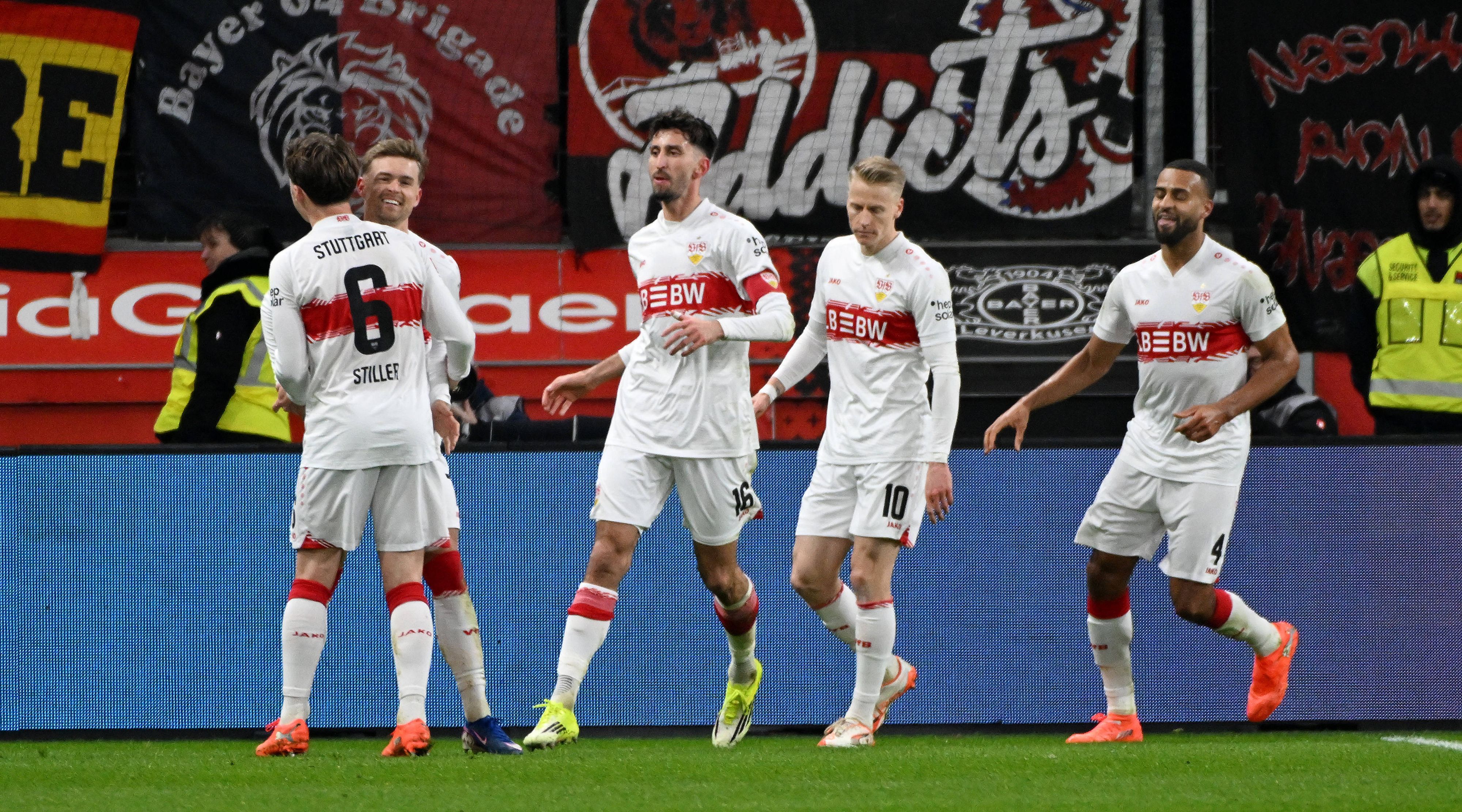 Heute.at - Nach Horror-Halbzeit – Stuttgart fertigt Leverkusen ab