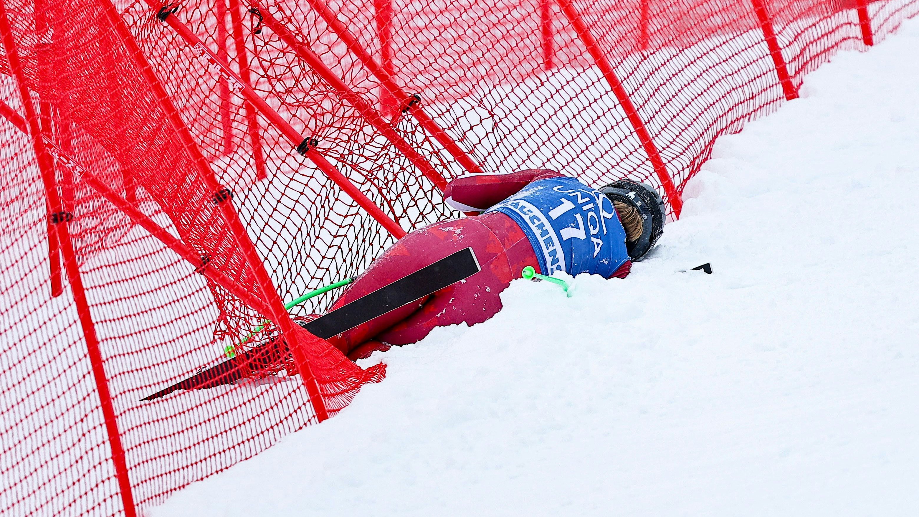 Heute.at - ÖSV-Ass stürzt – Hubschrauber muss sie bergen