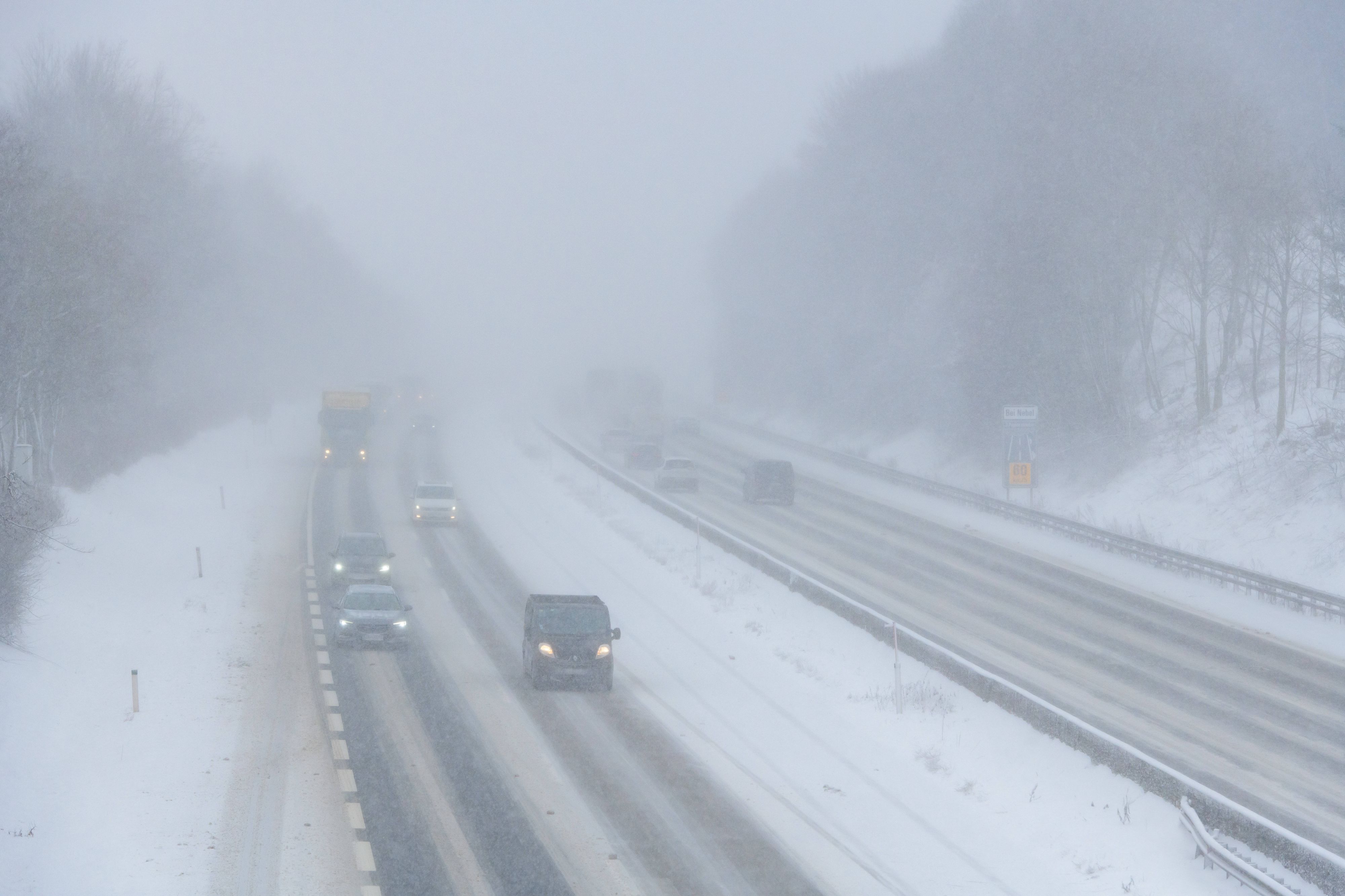 Heute.at - Erhöhte Gefahr – Eis-Sturm lässt jetzt Wien frieren