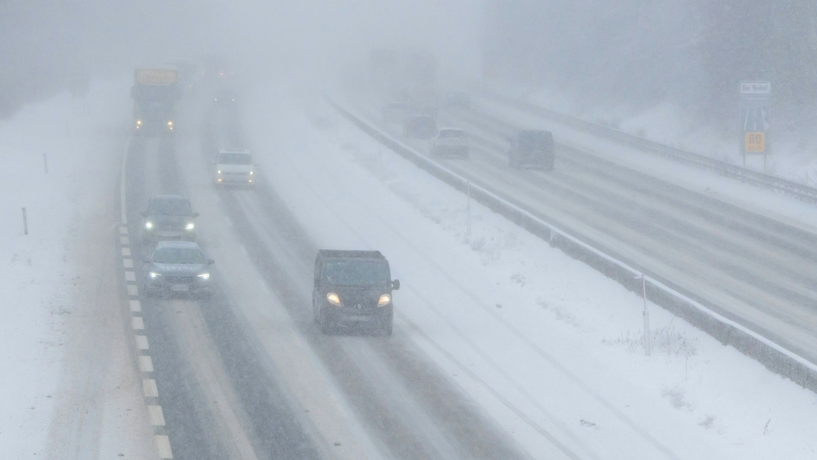 Heute.at - Erhöhte Gefahr – Eis-Sturm lässt jetzt Wien frieren