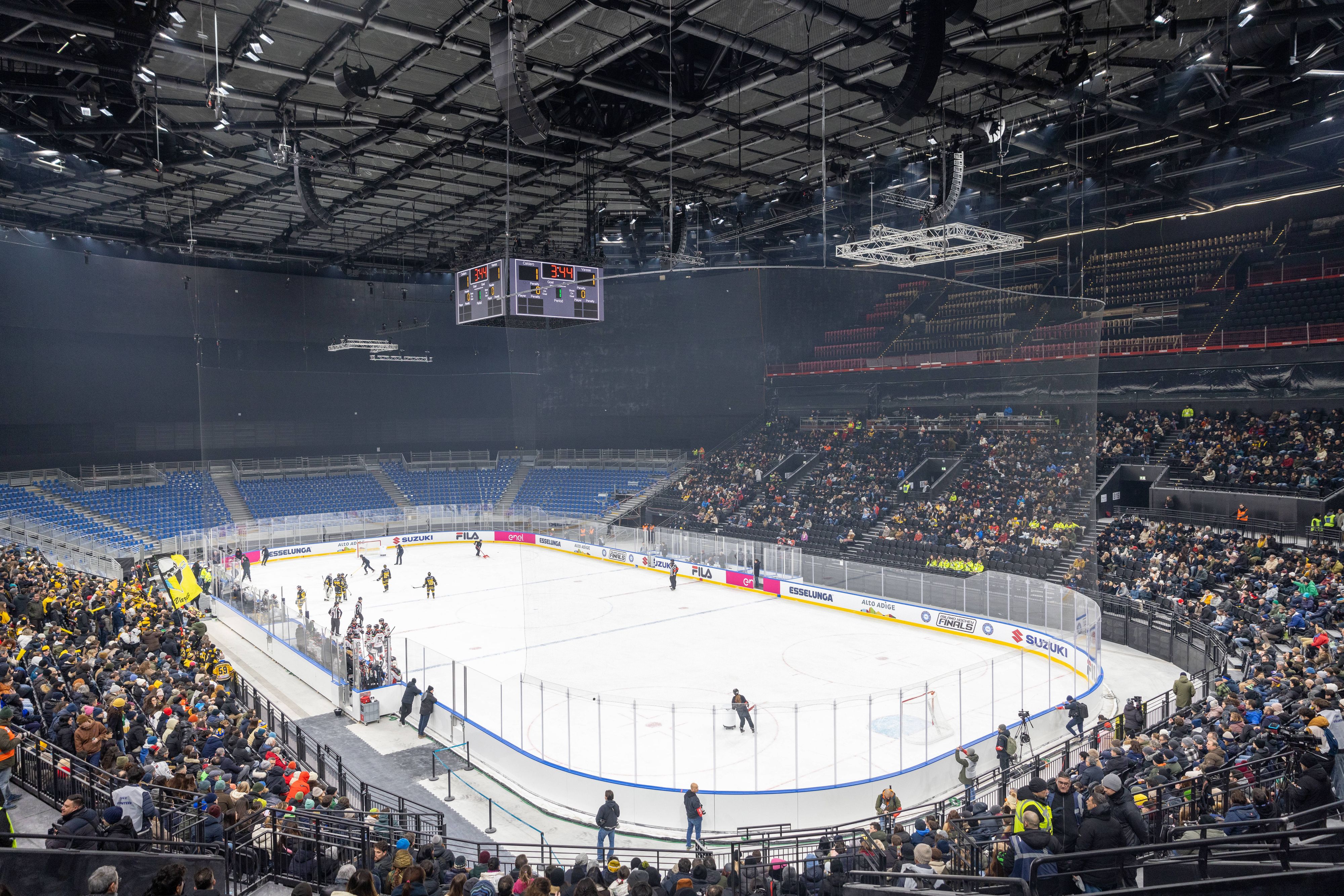 Heute.at - Offene Kabel und Loch im Eis! Sorge um Olympia-Halle