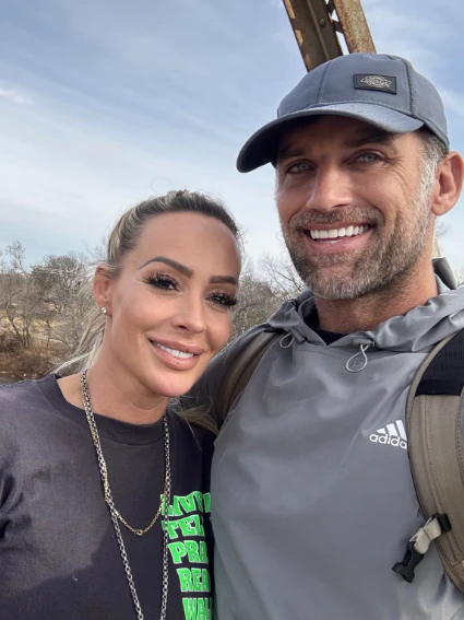 Ein Bild aus glücklichen Tagen. Doch zwischen Cora und ihrem Steven ist es nun aus.