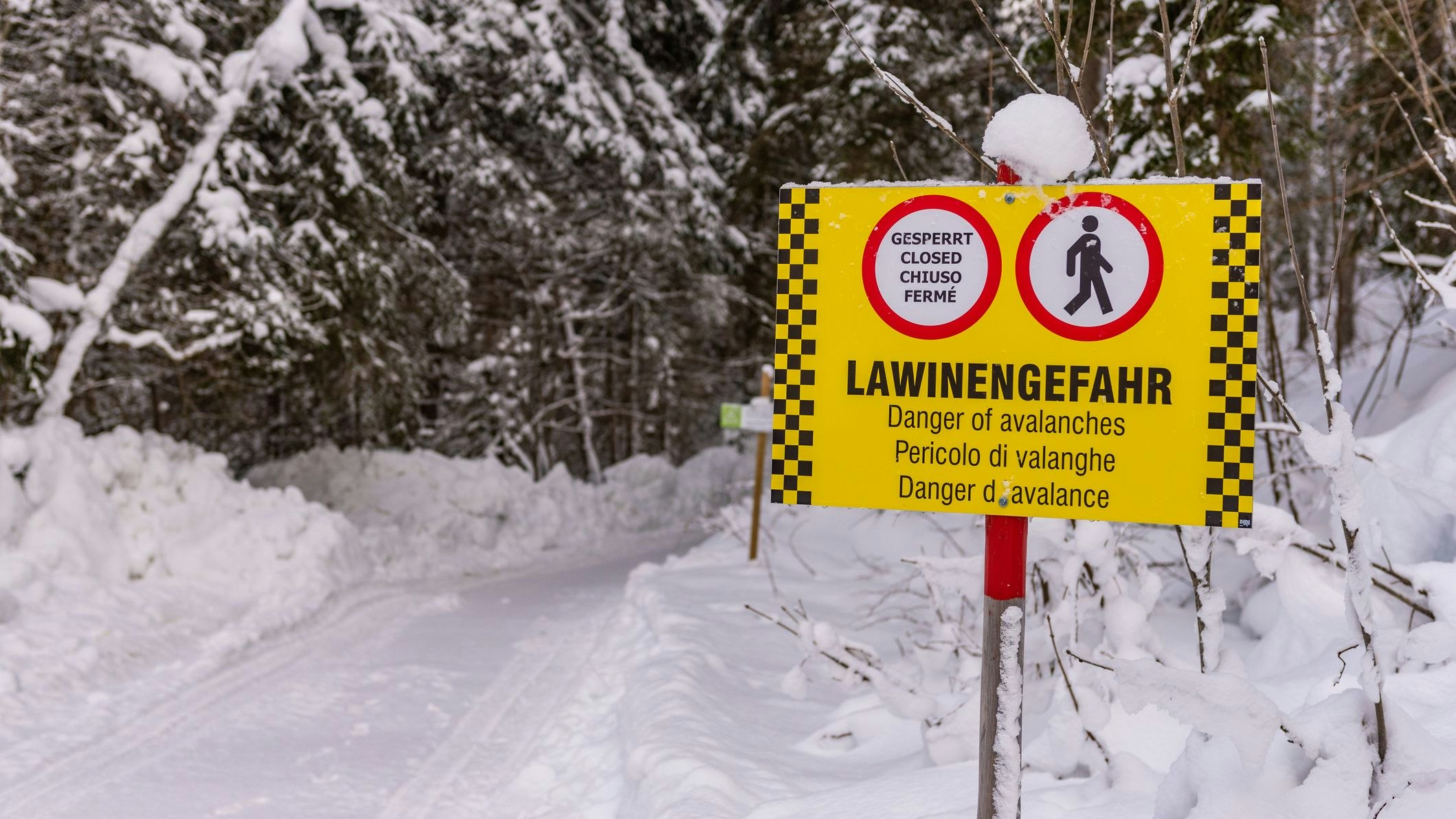 Heute.at - Lawine erfasst Skifahrer – Zwei Touristen im Spital
