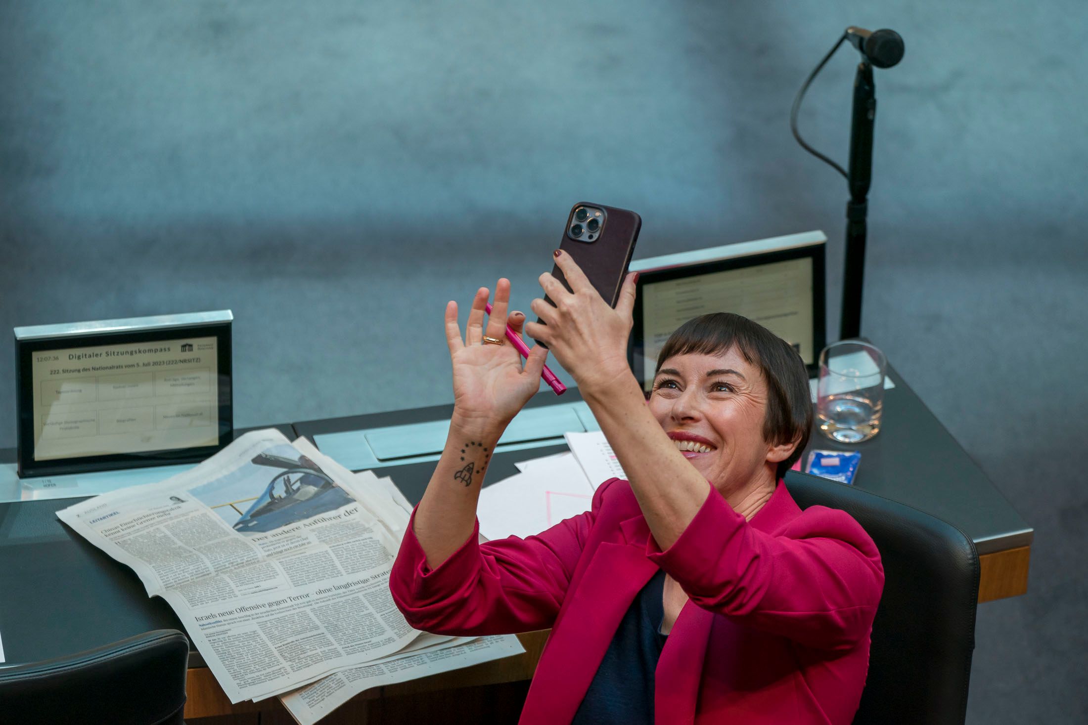 Heute.at - Propaganda – Neos-Sprecherin geht auf den ORF los