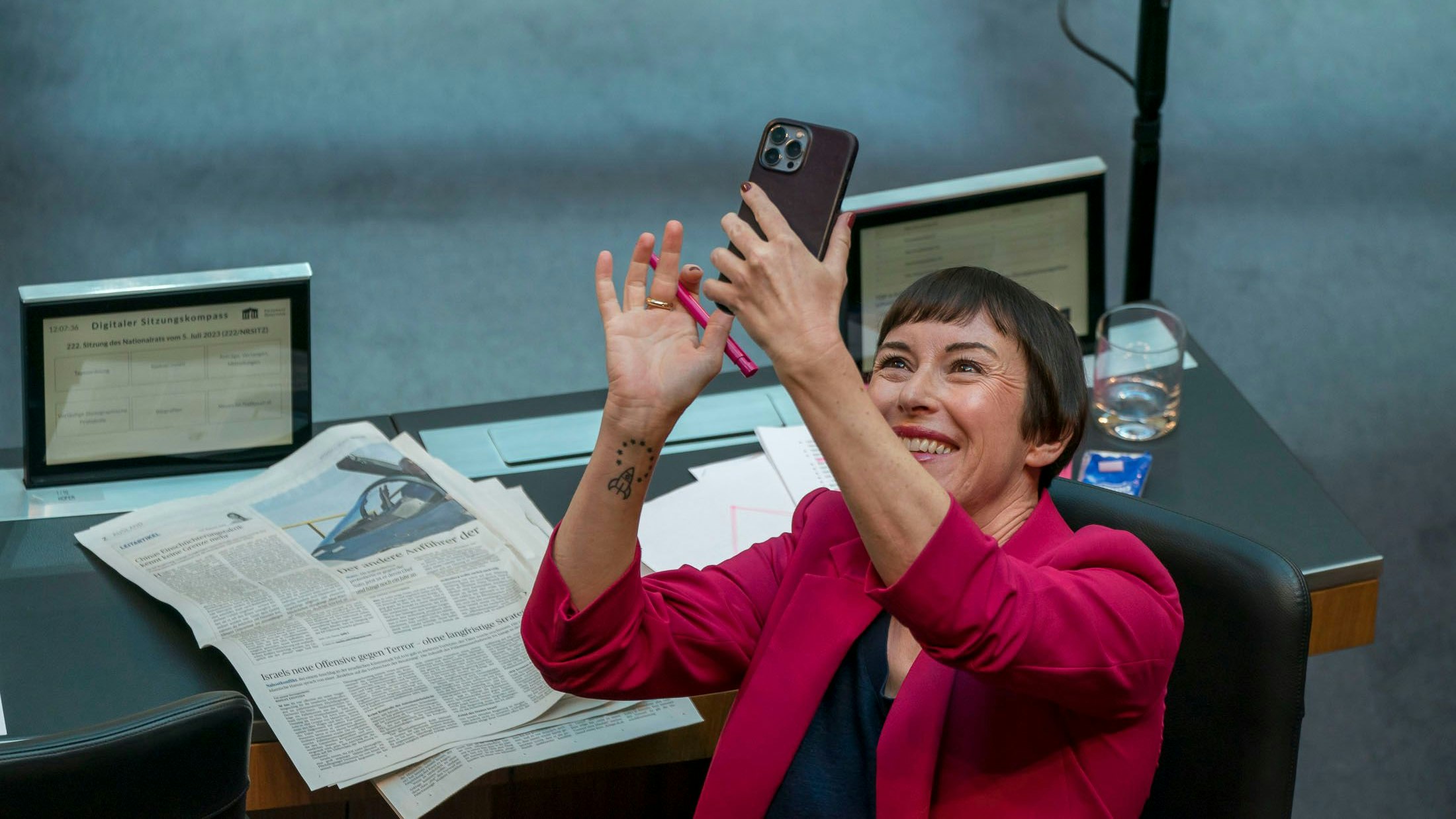 Heute.at - Propaganda – Neos-Sprecherin geht auf den ORF los