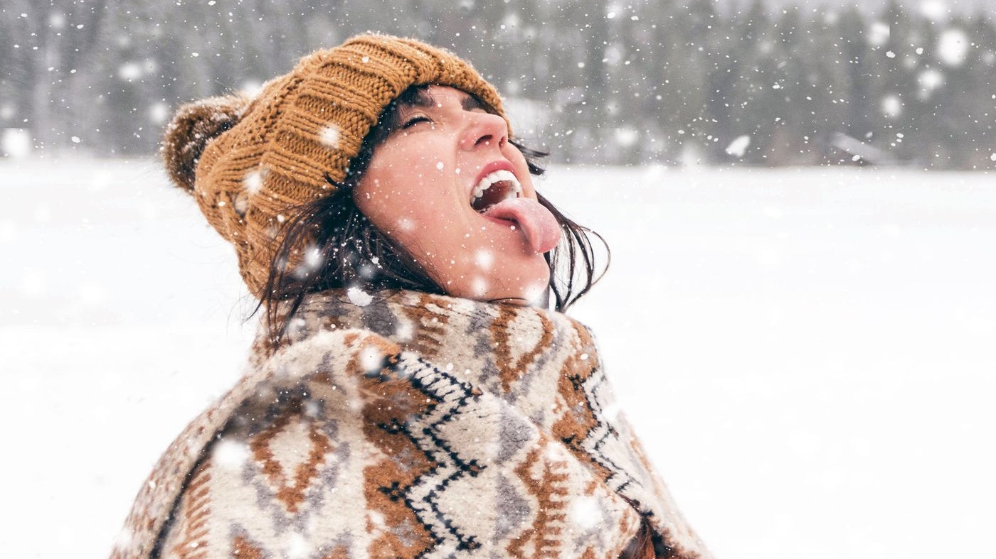 Heute.at - Das passiert wirklich, wenn du Schneeflocken isst