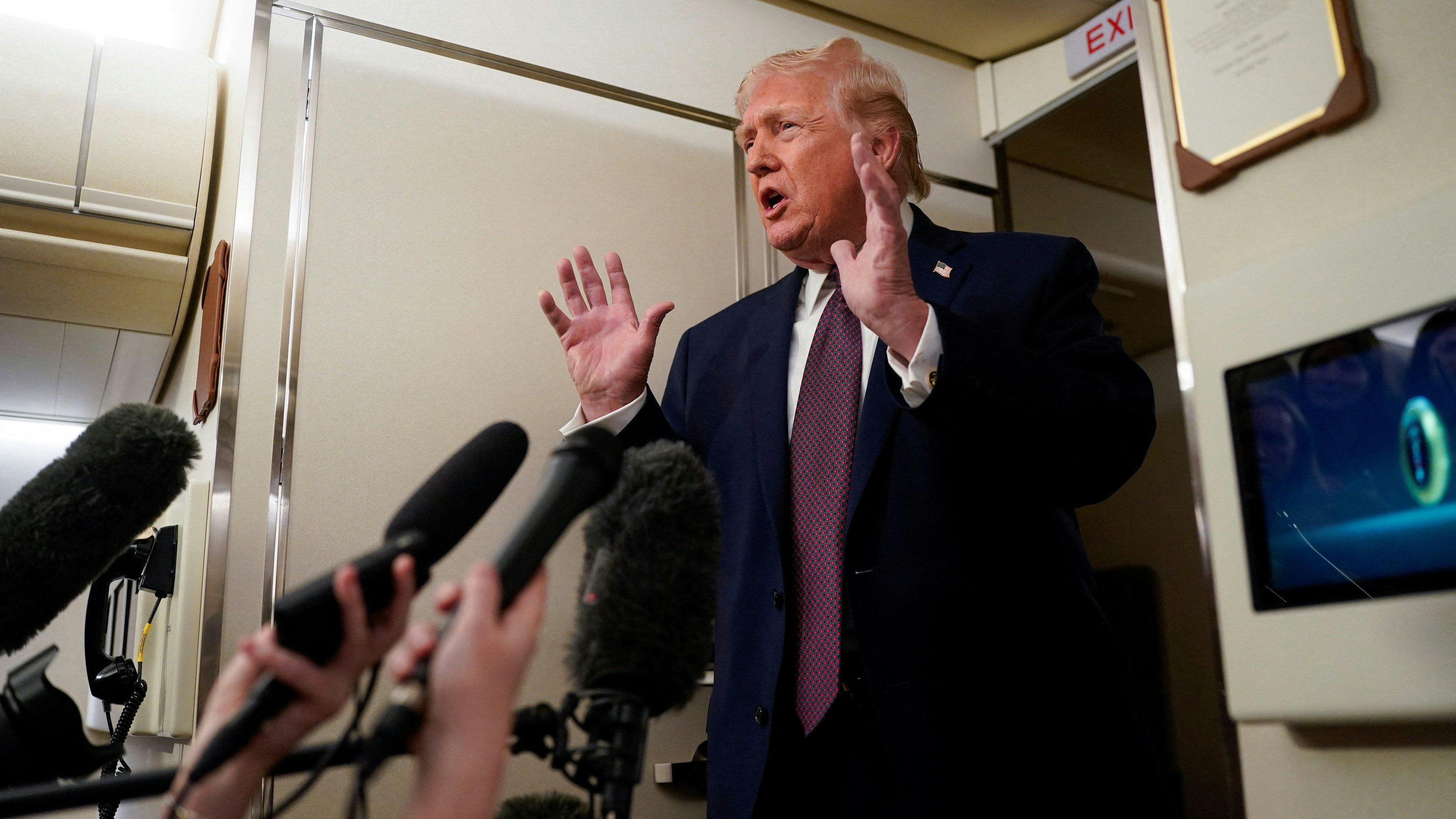 "Ich glaube, sie sind es leid, von den Vereinigten Staaten geschlagen zu werden“, sagte Donald Trump an Bord der Air Force One