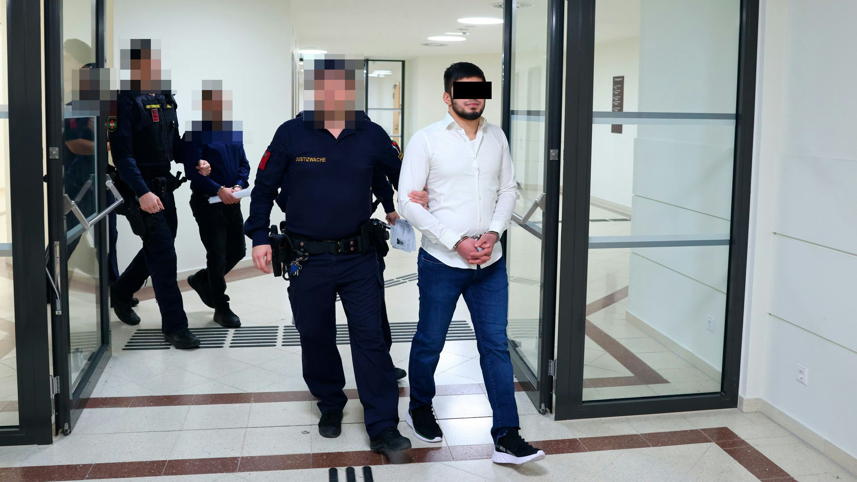 Heute.at - Wiener MMA-Fighter soll Drogenring geführt haben