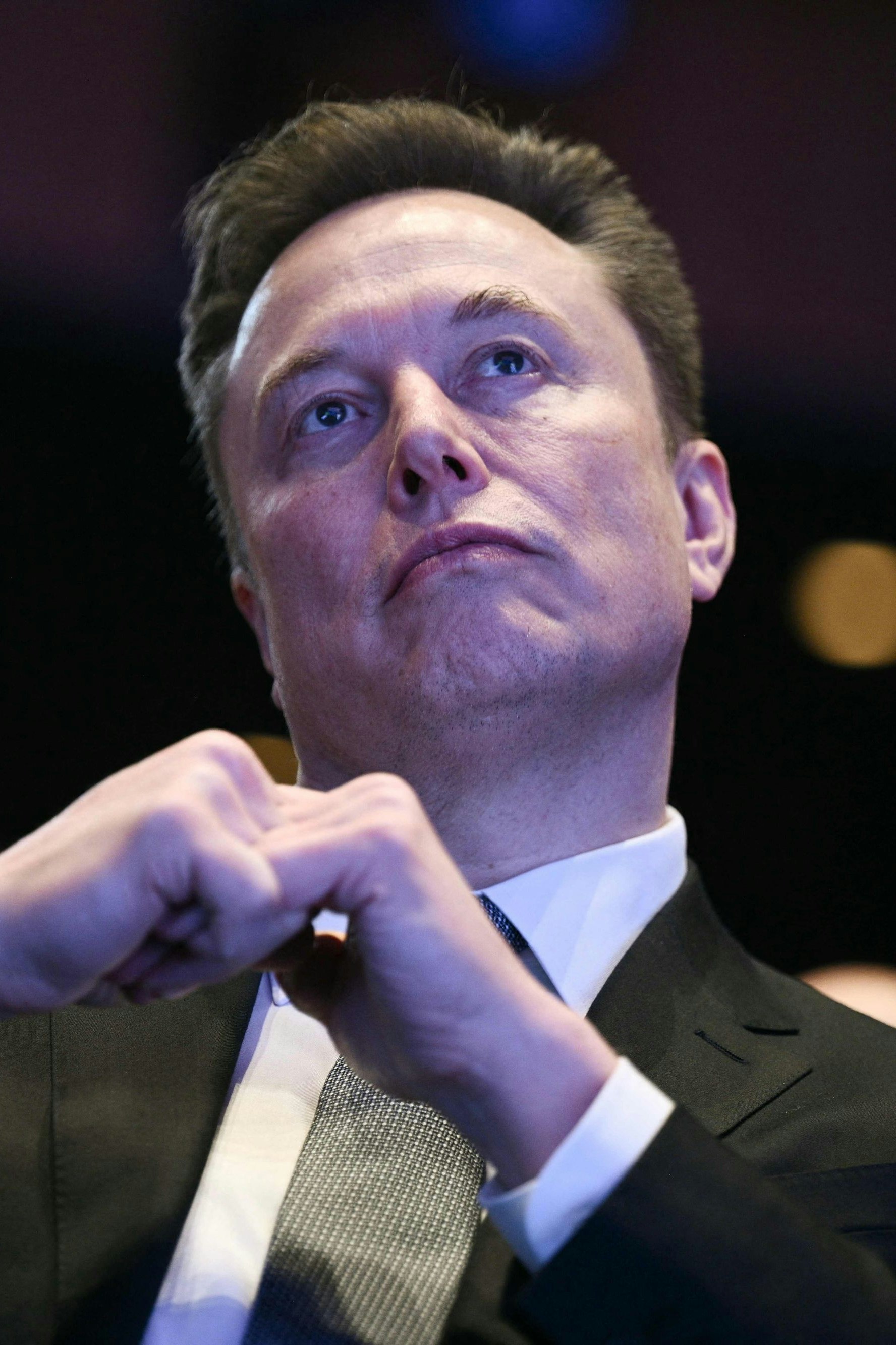 Elon Musk ist Eigentümer der KI Grok und der Social-Media-Plattform X