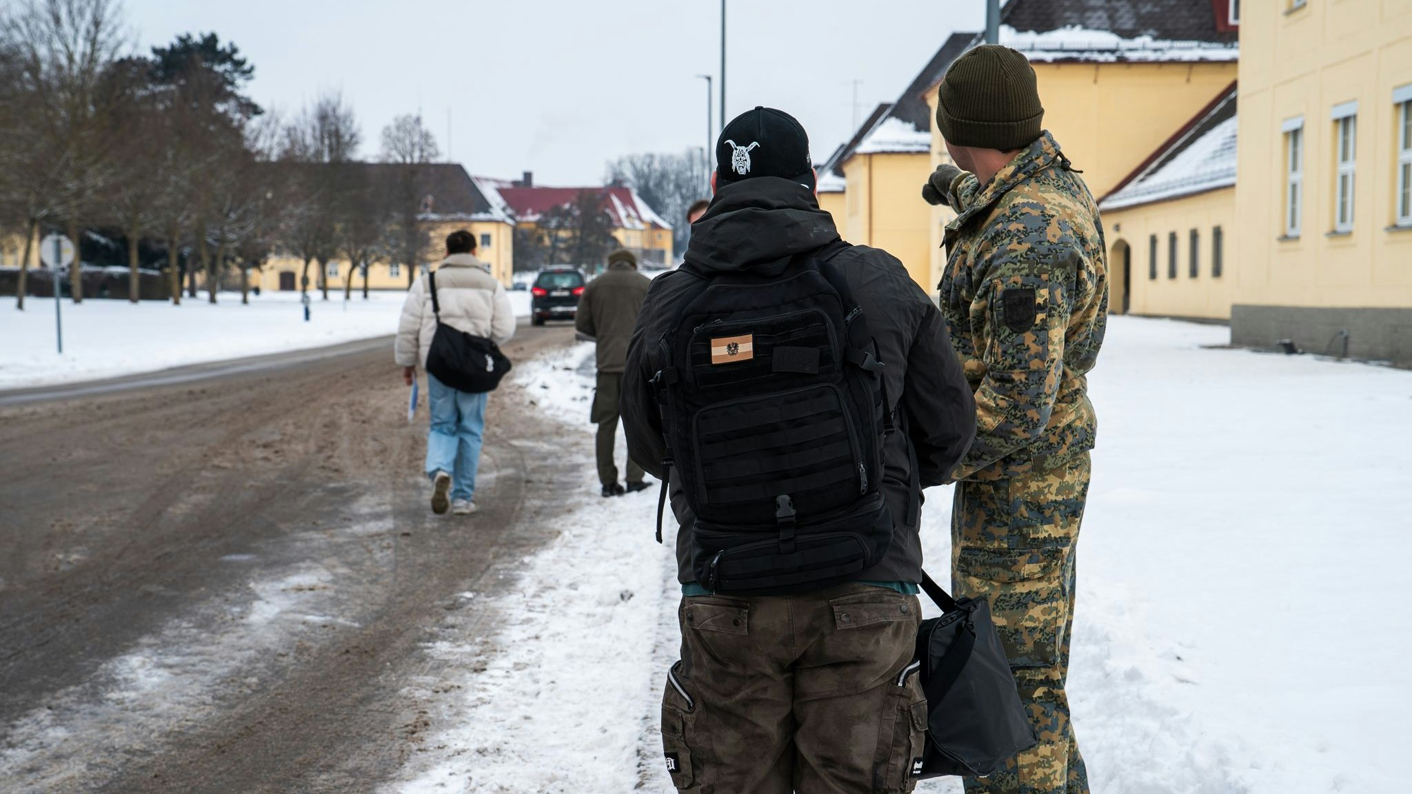 Heute.at - 380 Rekruten rückten bei Minusgraden zum Heer ein