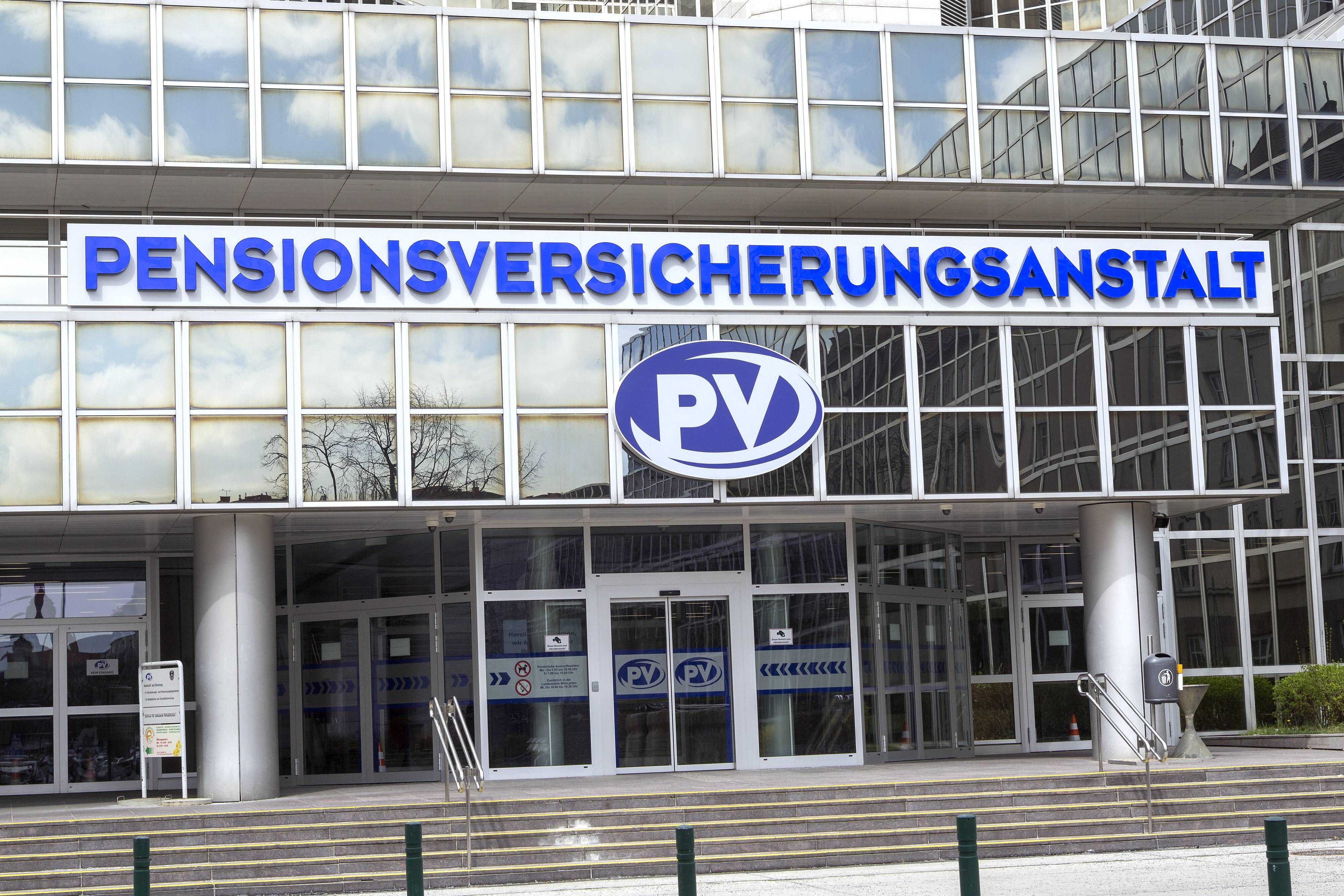 Heute.at - Wer nun länger auf seine Pension warten muss