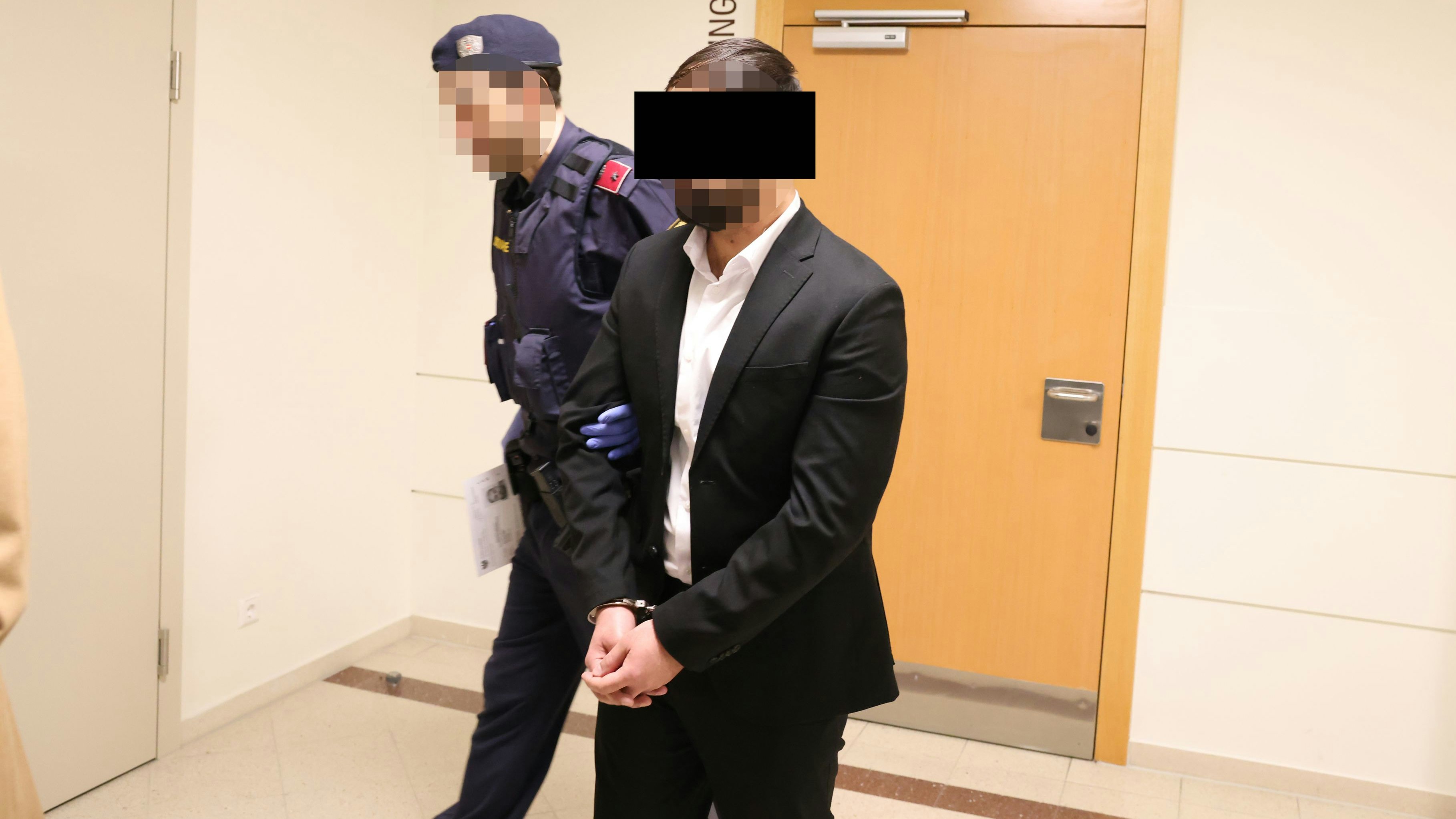 Heute.at - Pfleger (26) verging sich an hilfloser 82-Jährigen