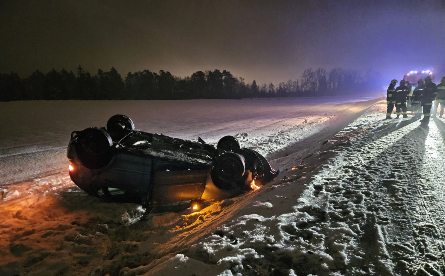 Heute.at - Pkw überschlug sich – Feuerwehr und Polizei vor Ort
