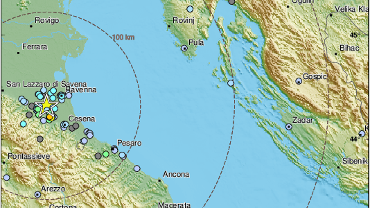 Heute.at - Erdbeben erschüttern Italien – Schulen evakuiert