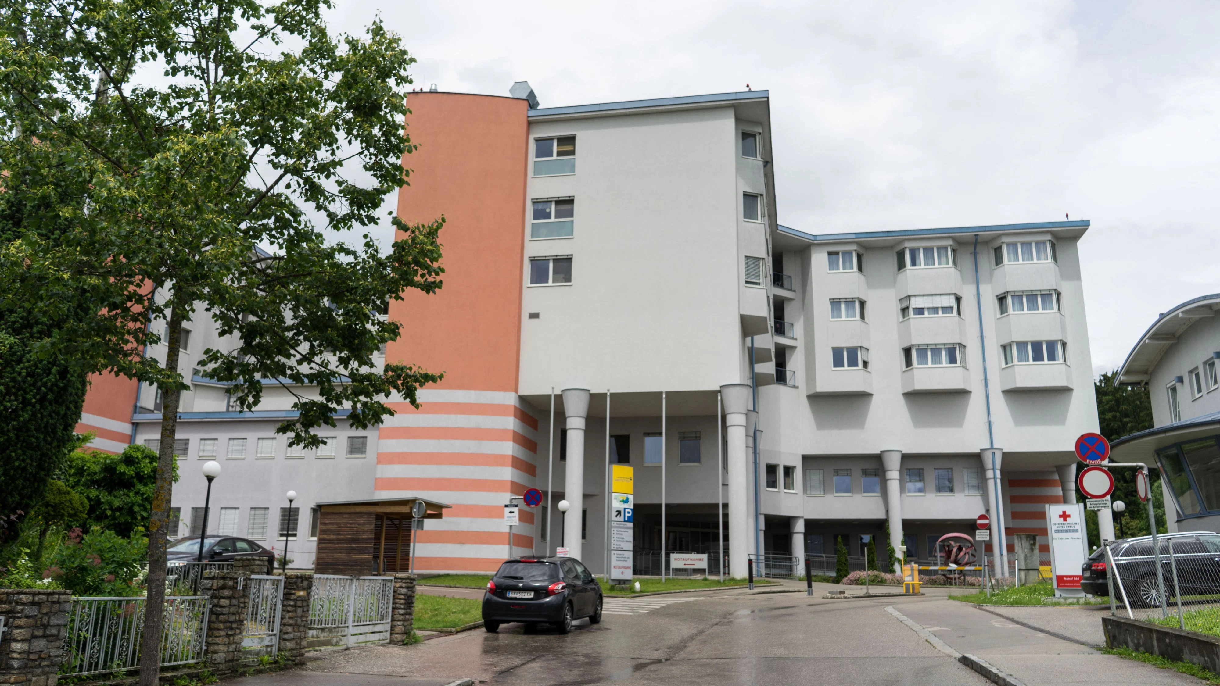 Heute.at - Motorradfahrer bei Crash mit Pkw schwer verletzt