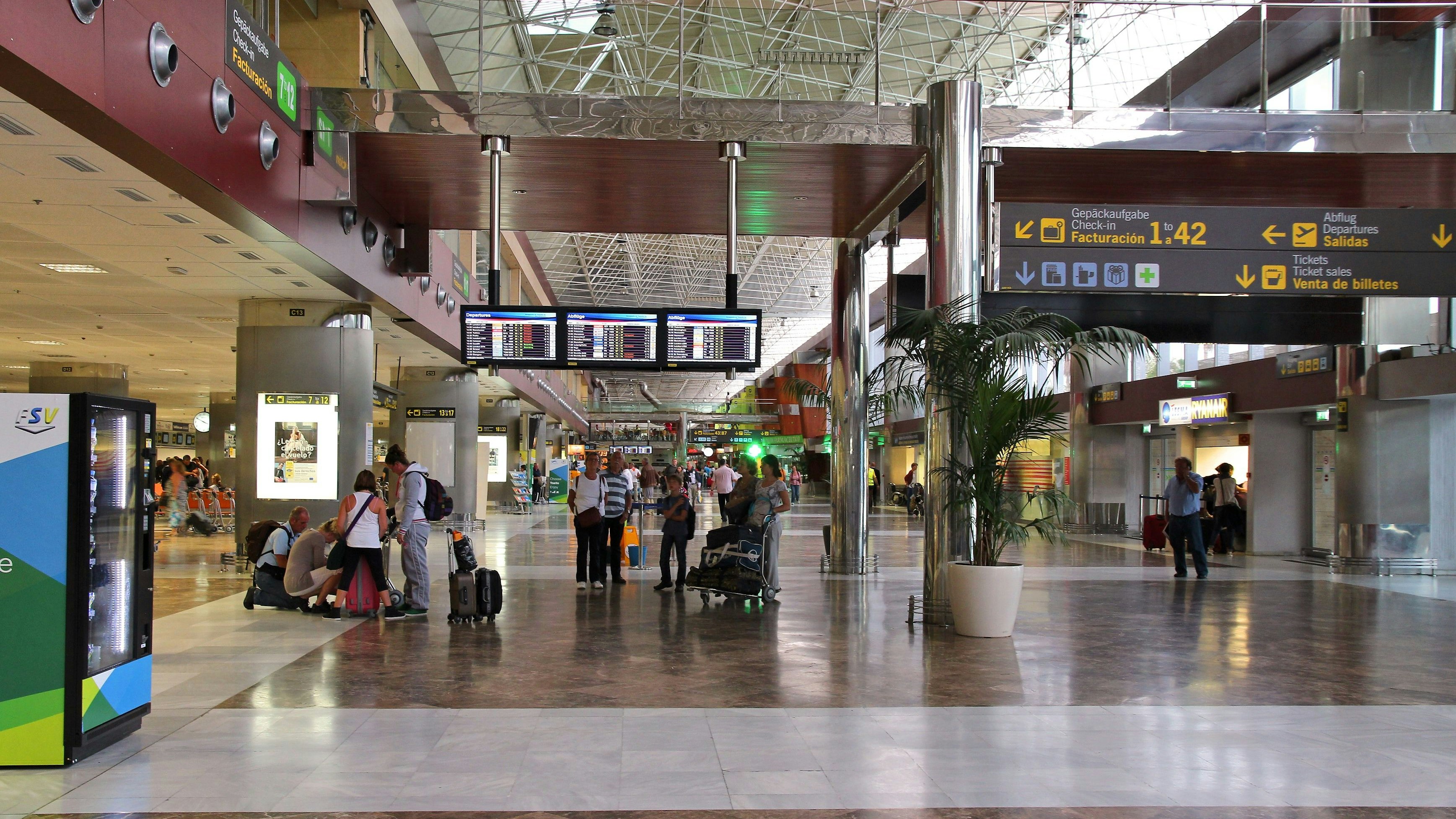 Heute.at - Mann wollte mit toter Frau in Urlaubsflieger steigen