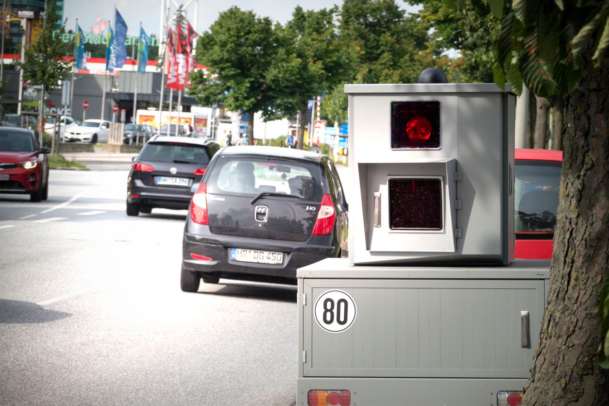 Heute.at - Frau warnt vor Blitzer auf Facebook – hart abgestraft