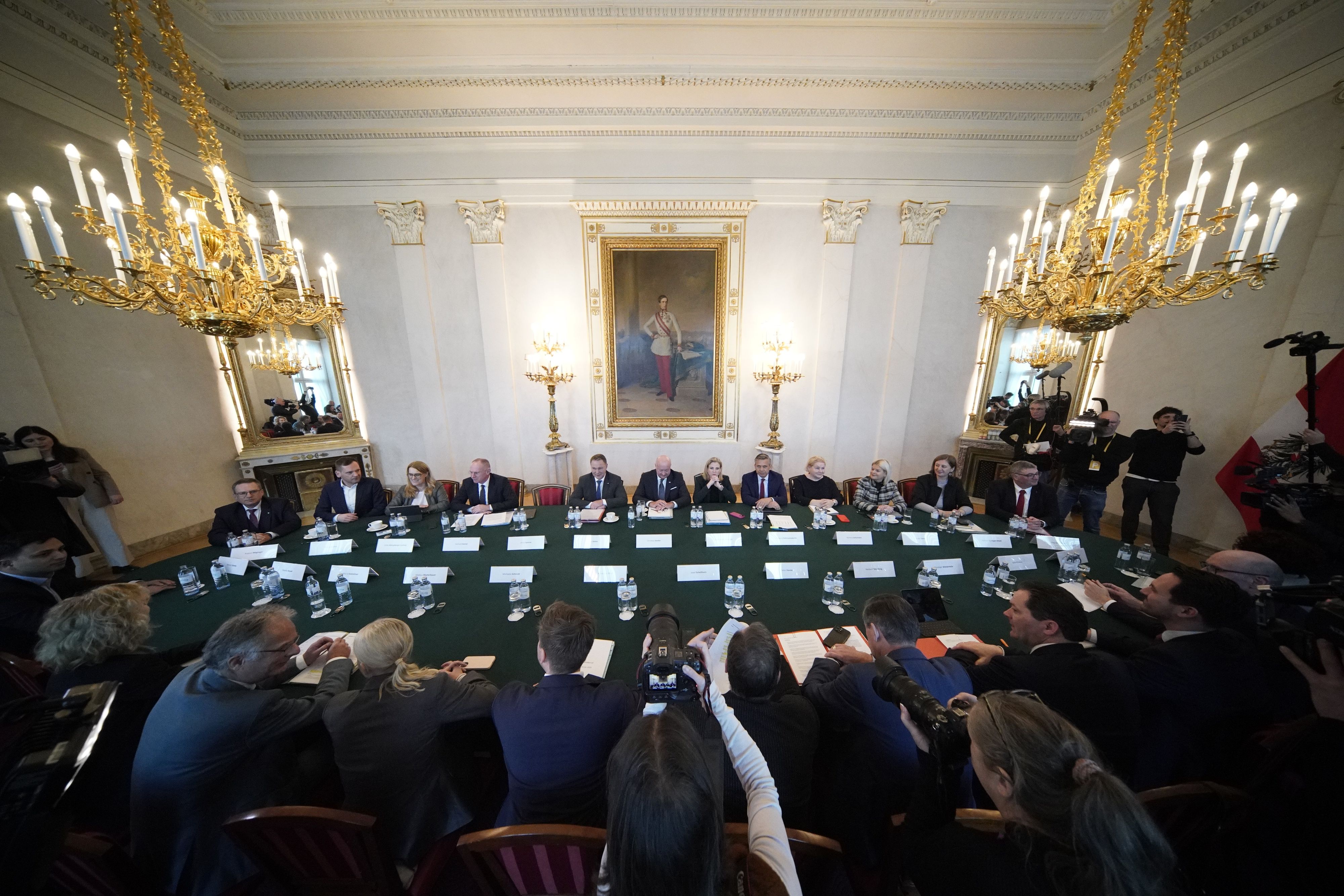 Die Regierung beim Ministerrat im Kanzleramt am Mittwoch
