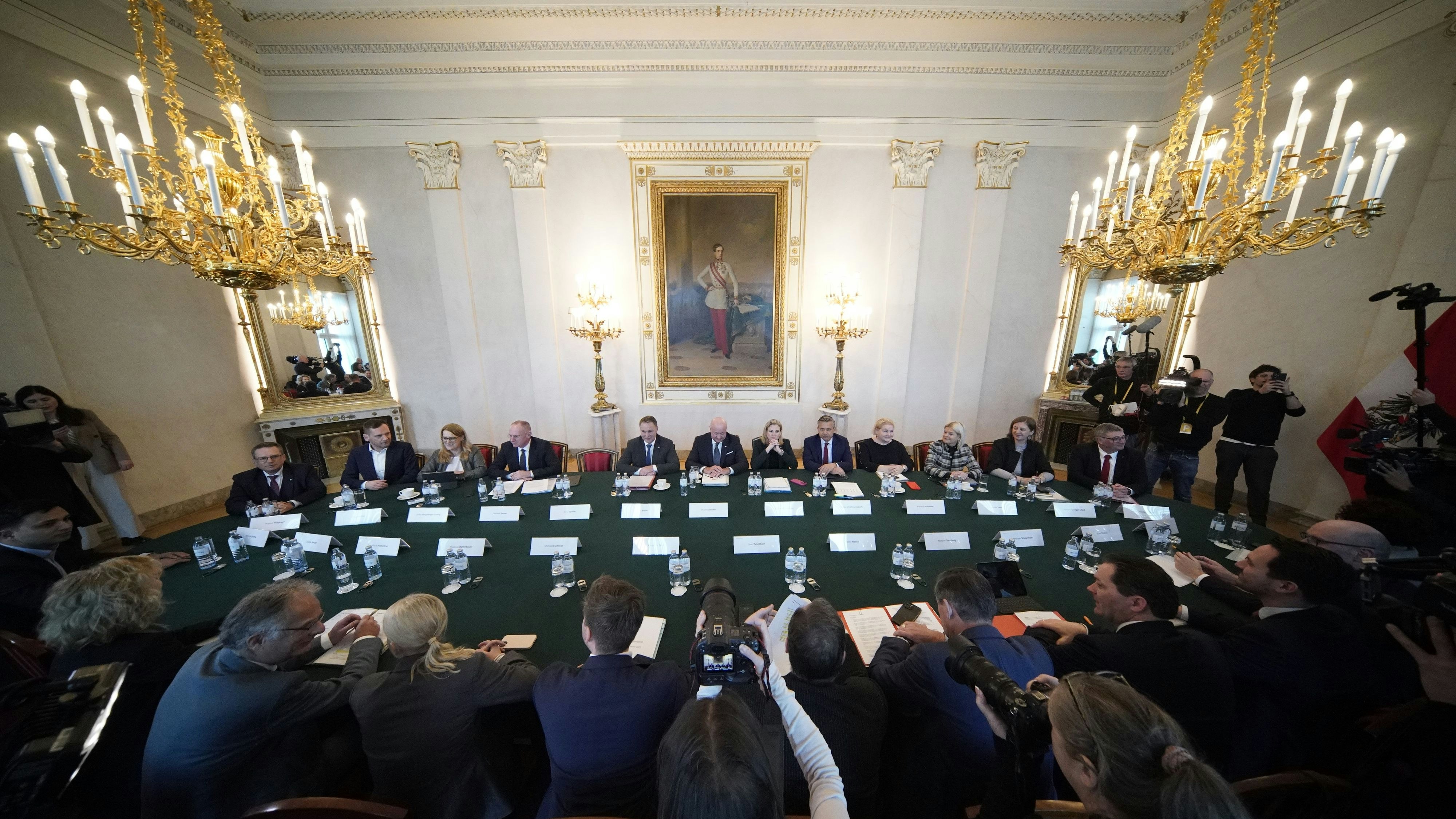 Die Regierung beim Ministerrat im Kanzleramt am Mittwoch