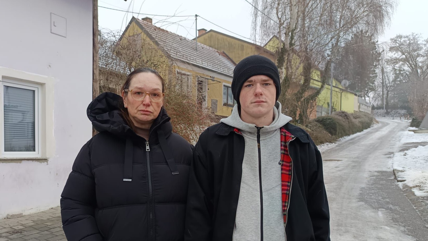 Heute.at - Trauen uns kaum vorbeigehen – Frau in Haus erdrosselt